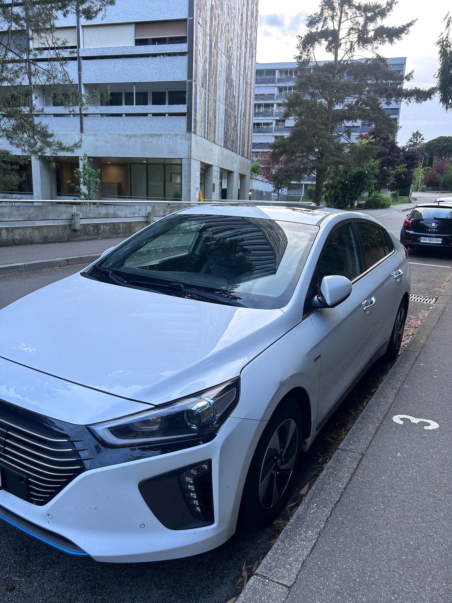 HYUNDAI 1.6 GDi Launch Plus-image-5