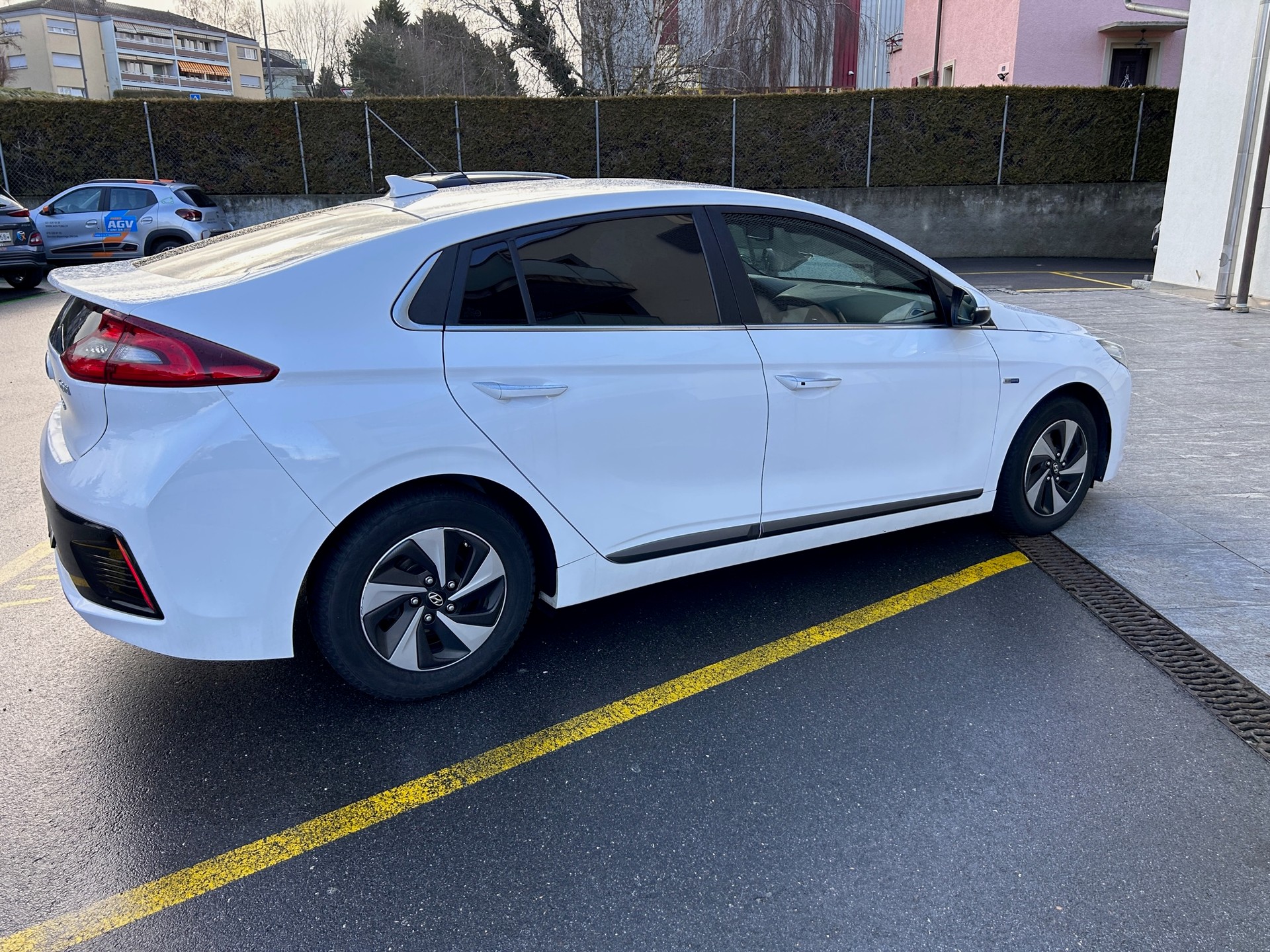 HYUNDAI 1.6 GDi Launch Plus-image-1