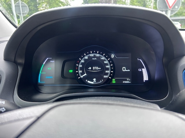 HYUNDAI 1.6 GDi Launch Plus-image-2