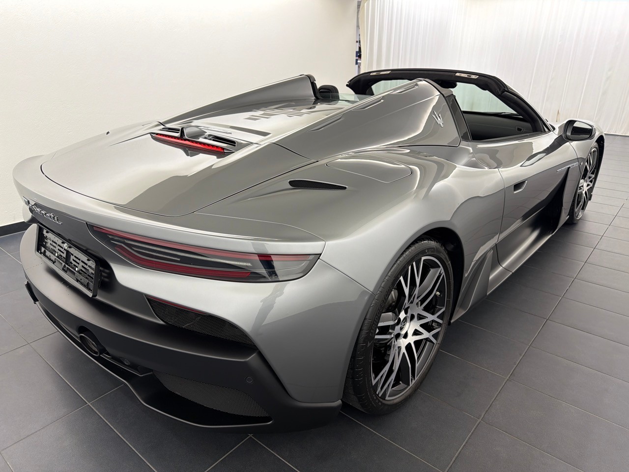MASERATI MC 20 Cielo-showroom-element-2