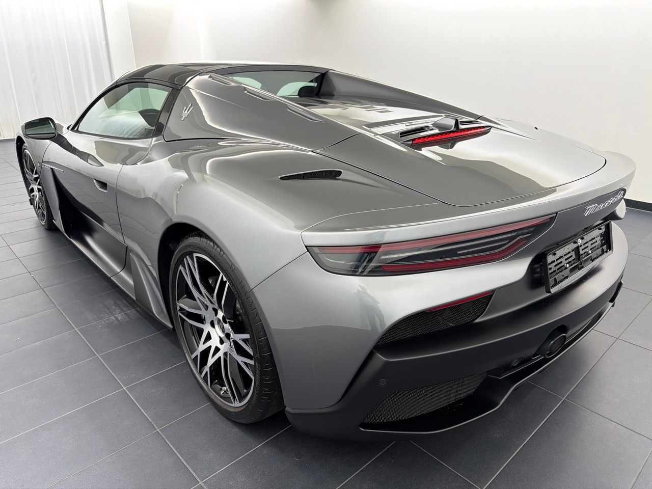 MASERATI MC 20 Cielo-showroom-element-1