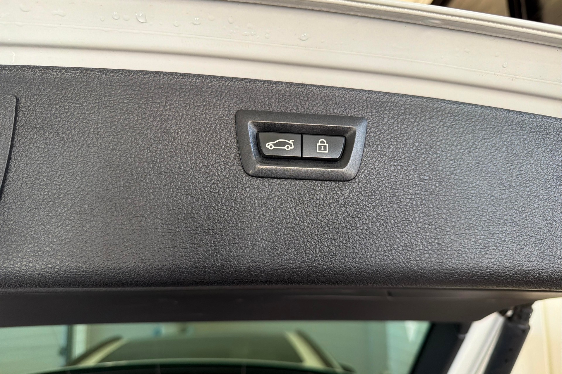 BMW 340i xDrive Touring Edition M Sport Steptronic-image-18