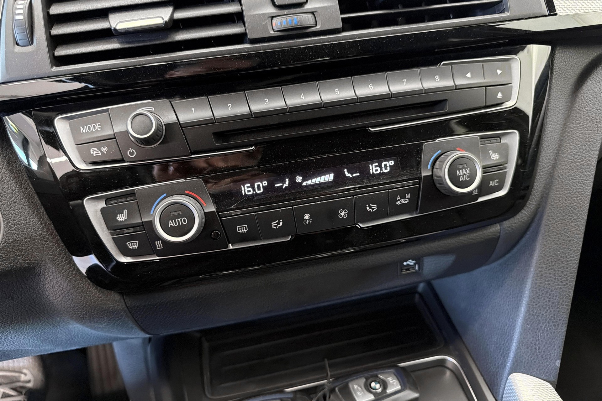 BMW 340i xDrive Touring Edition M Sport Steptronic-image-13