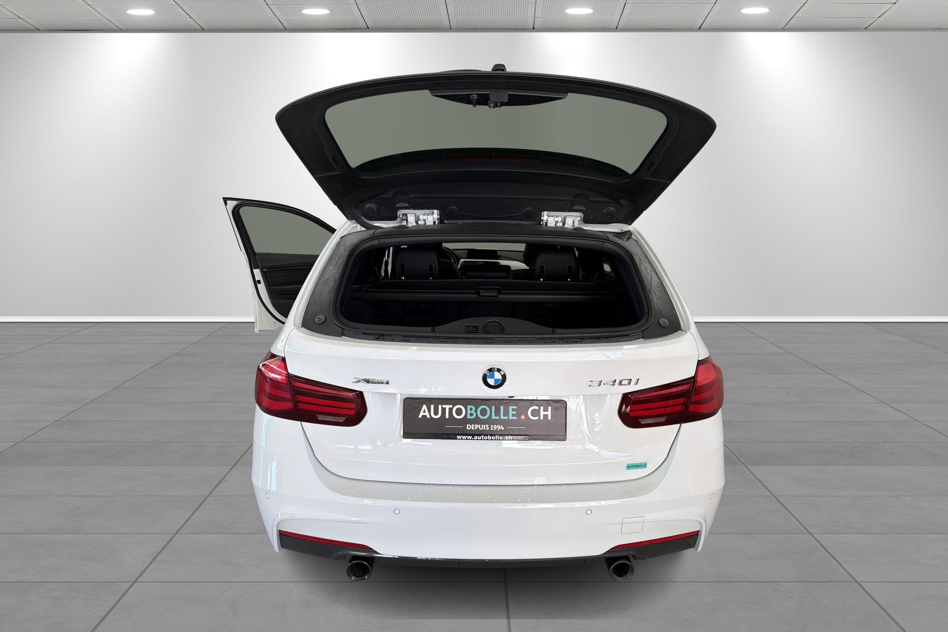 BMW 340i xDrive Touring Edition M Sport Steptronic-image-24