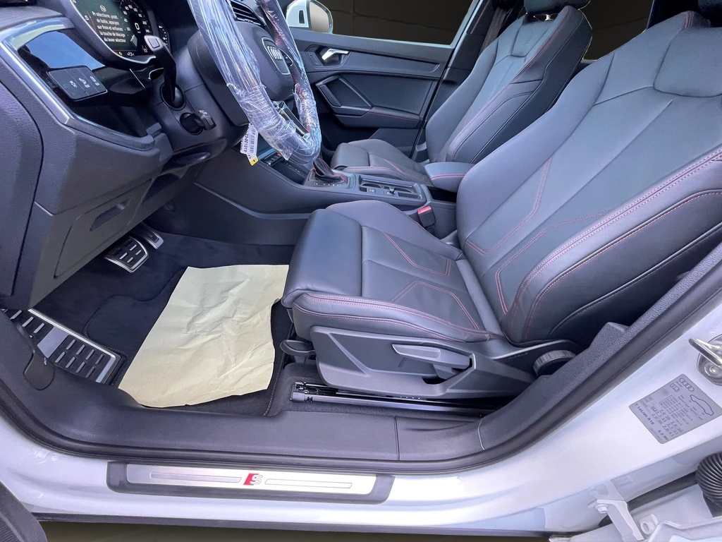 AUDI Q3 Sportback 40 TDI S line quattro S-tronic-image-12