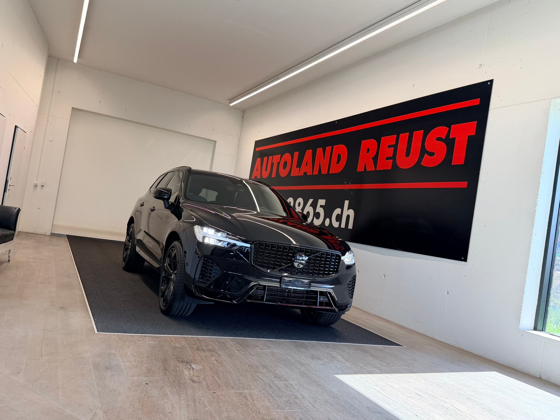 VOLVO XC60 B5 Benzin Mild Hybrid AWD Black Edition Geartronic