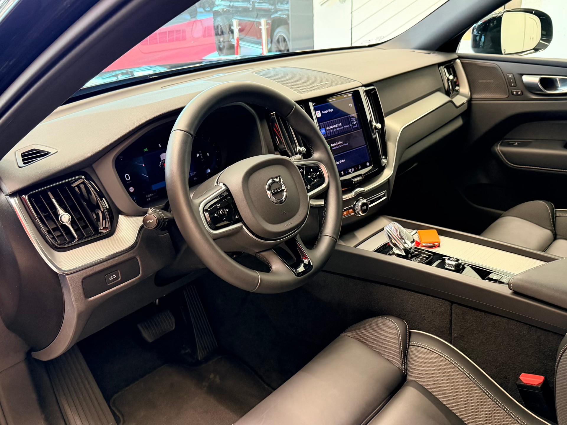 VOLVO XC60 B5 Benzin Mild Hybrid AWD Black Edition Geartronic-image-10