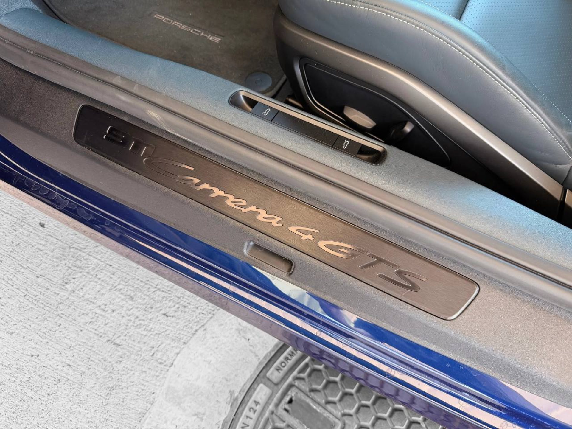 PORSCHE 911 Carrera 4 GTS (MY23)-image-24