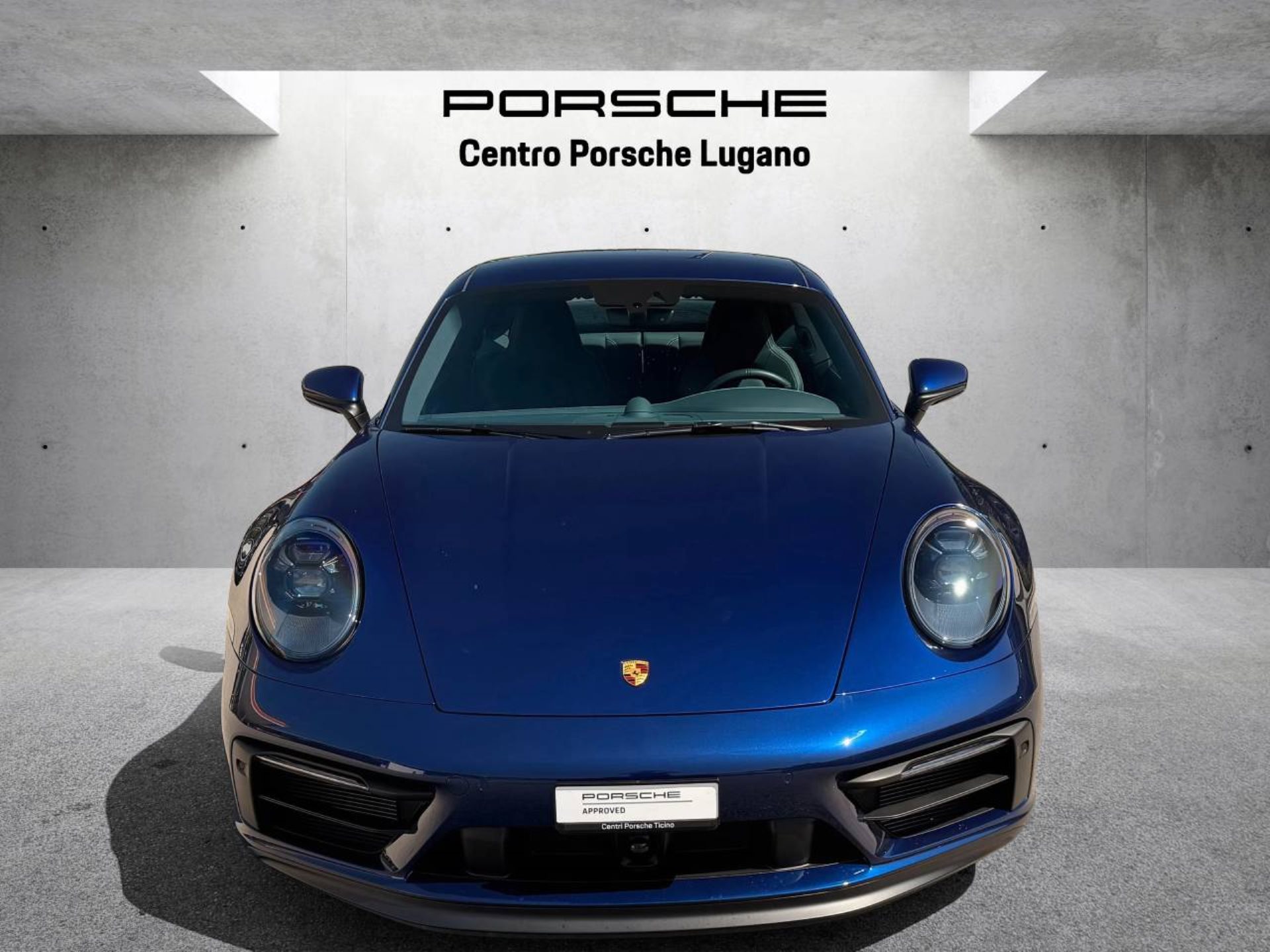 PORSCHE 911 Carrera 4 GTS (MY23)-image-9