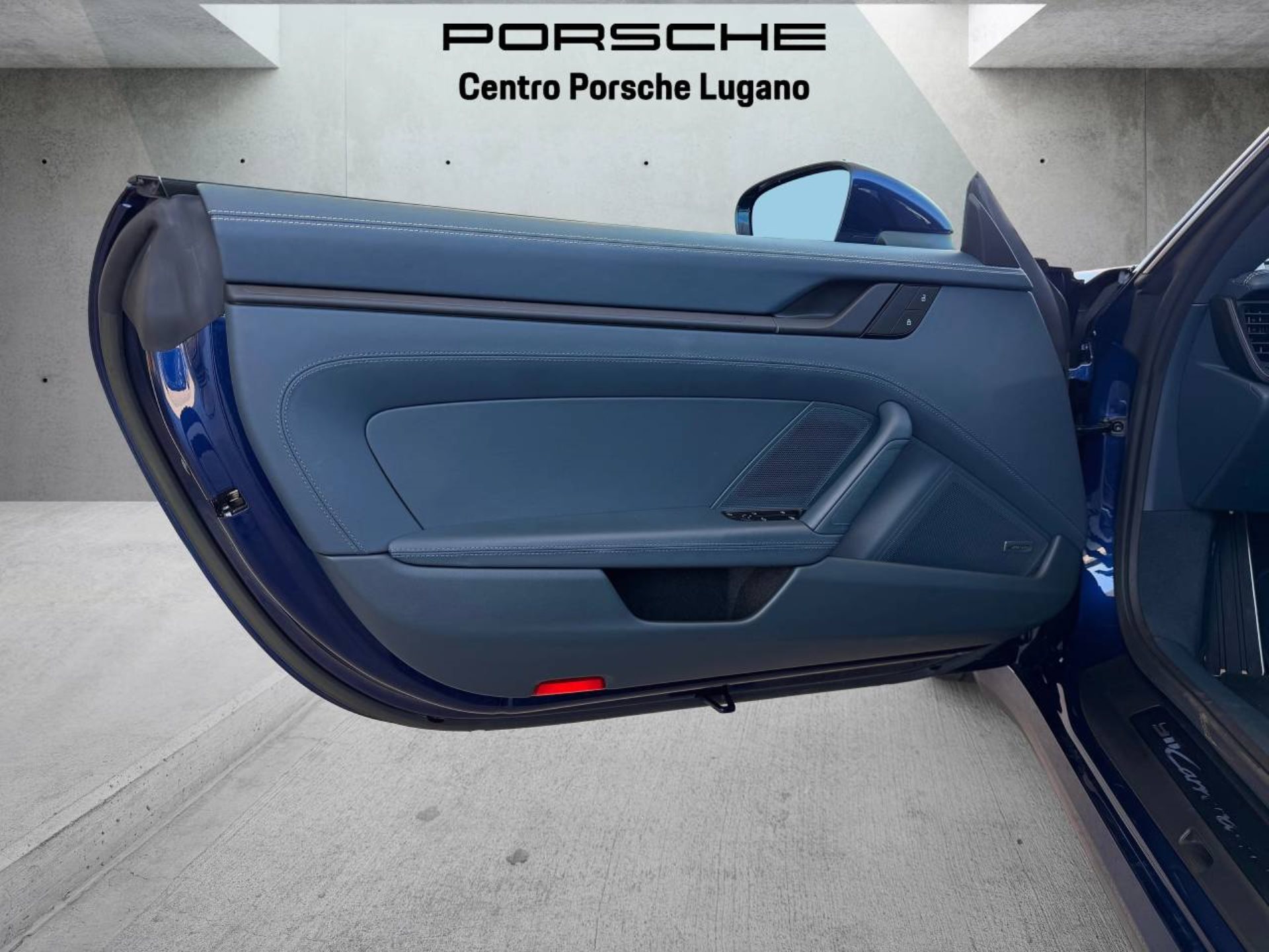 PORSCHE 911 Carrera 4 GTS (MY23)-image-21