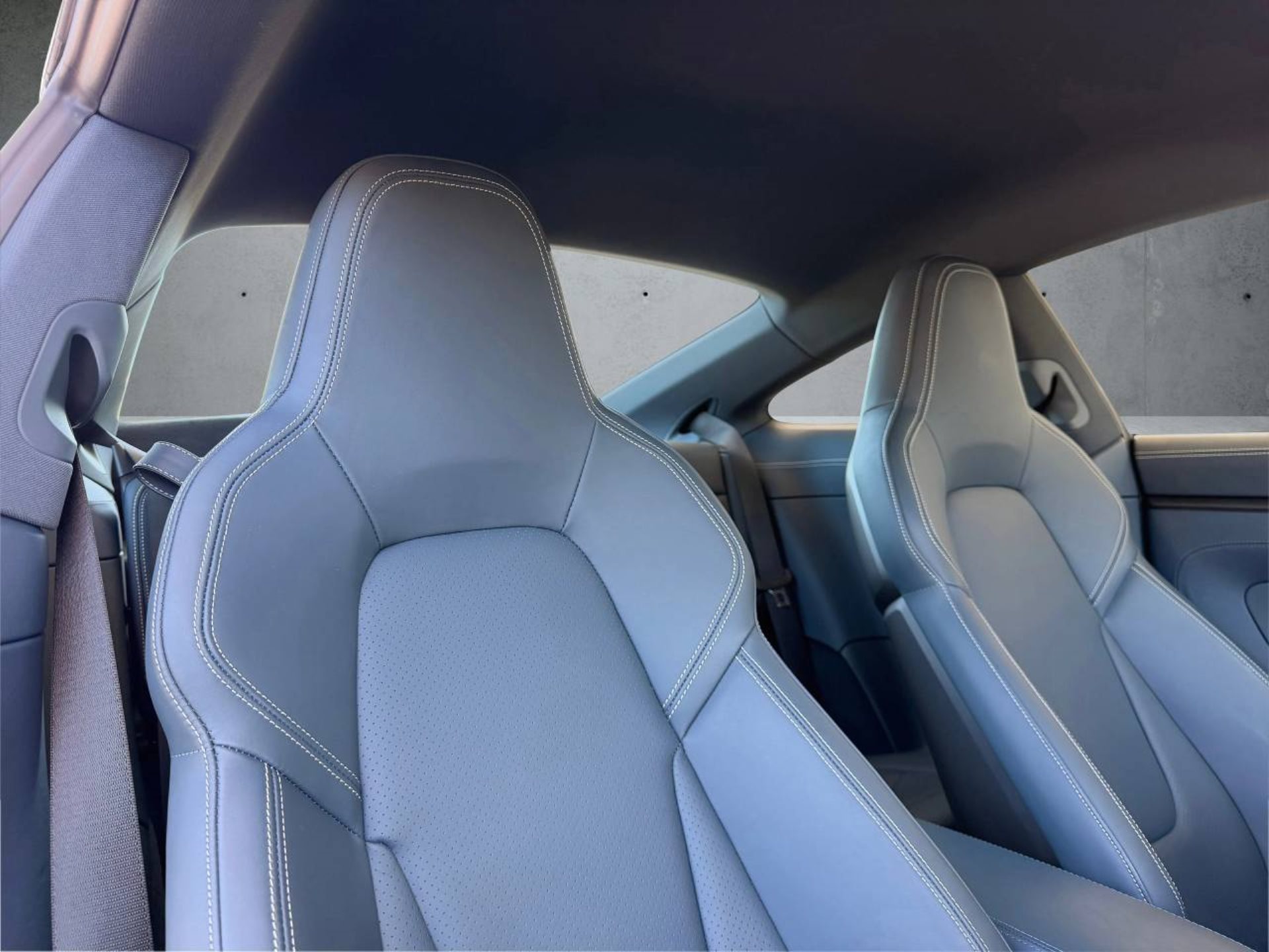 PORSCHE 911 Carrera 4 GTS (MY23)-image-25