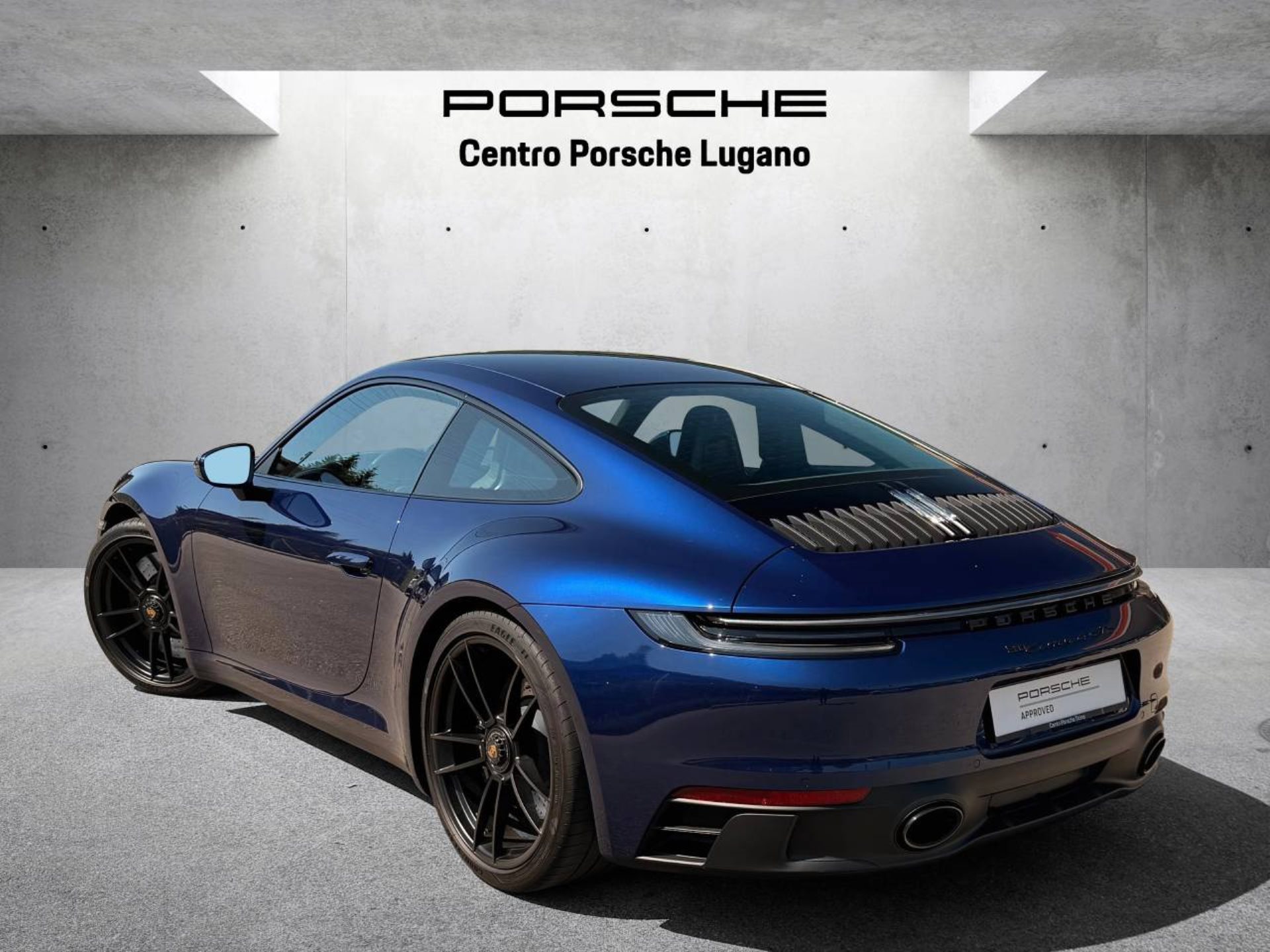 PORSCHE 911 Carrera 4 GTS (MY23)-image-2