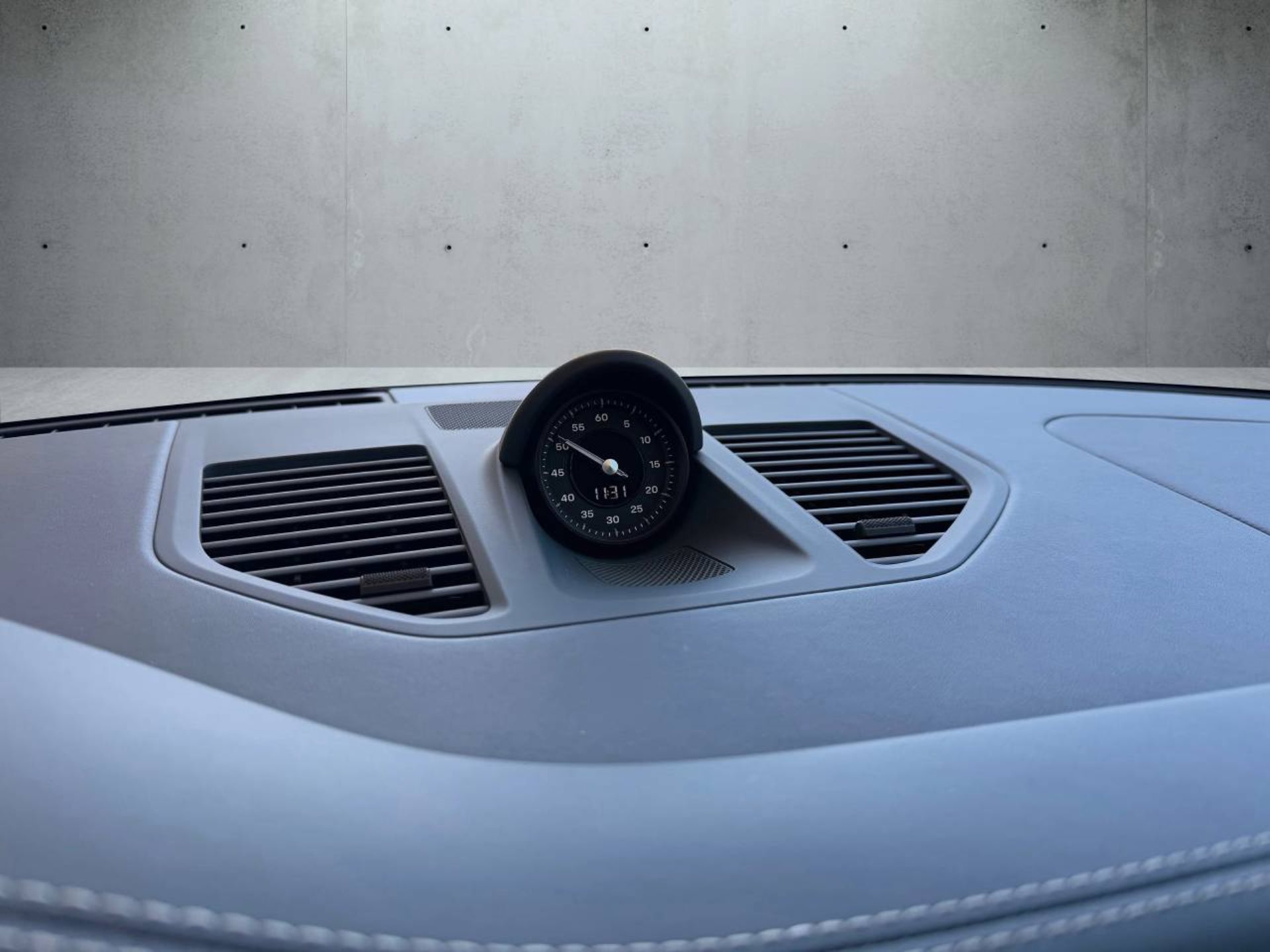 PORSCHE 911 Carrera 4 GTS (MY23)-image-23