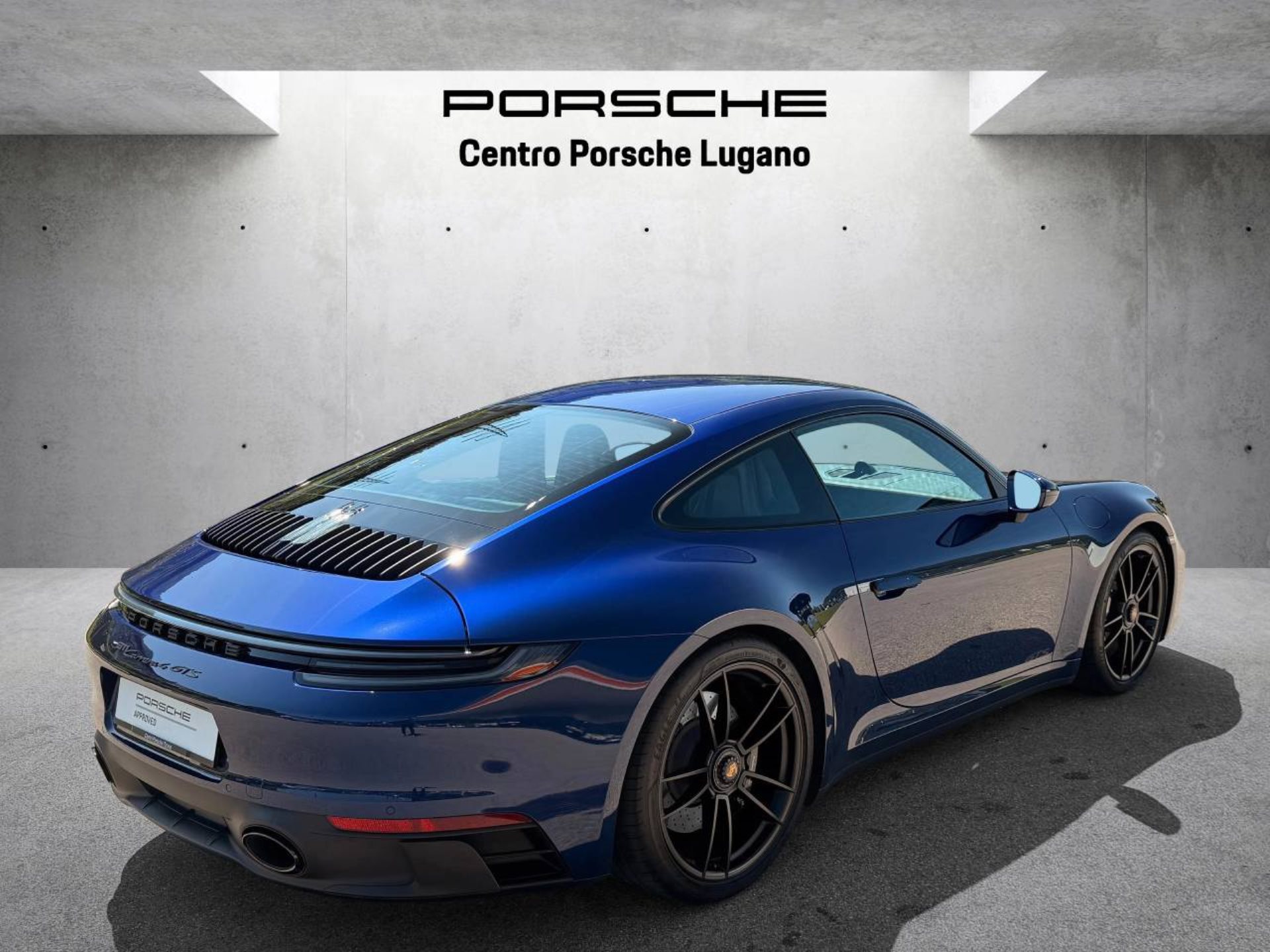 PORSCHE 911 Carrera 4 GTS (MY23)-image-7