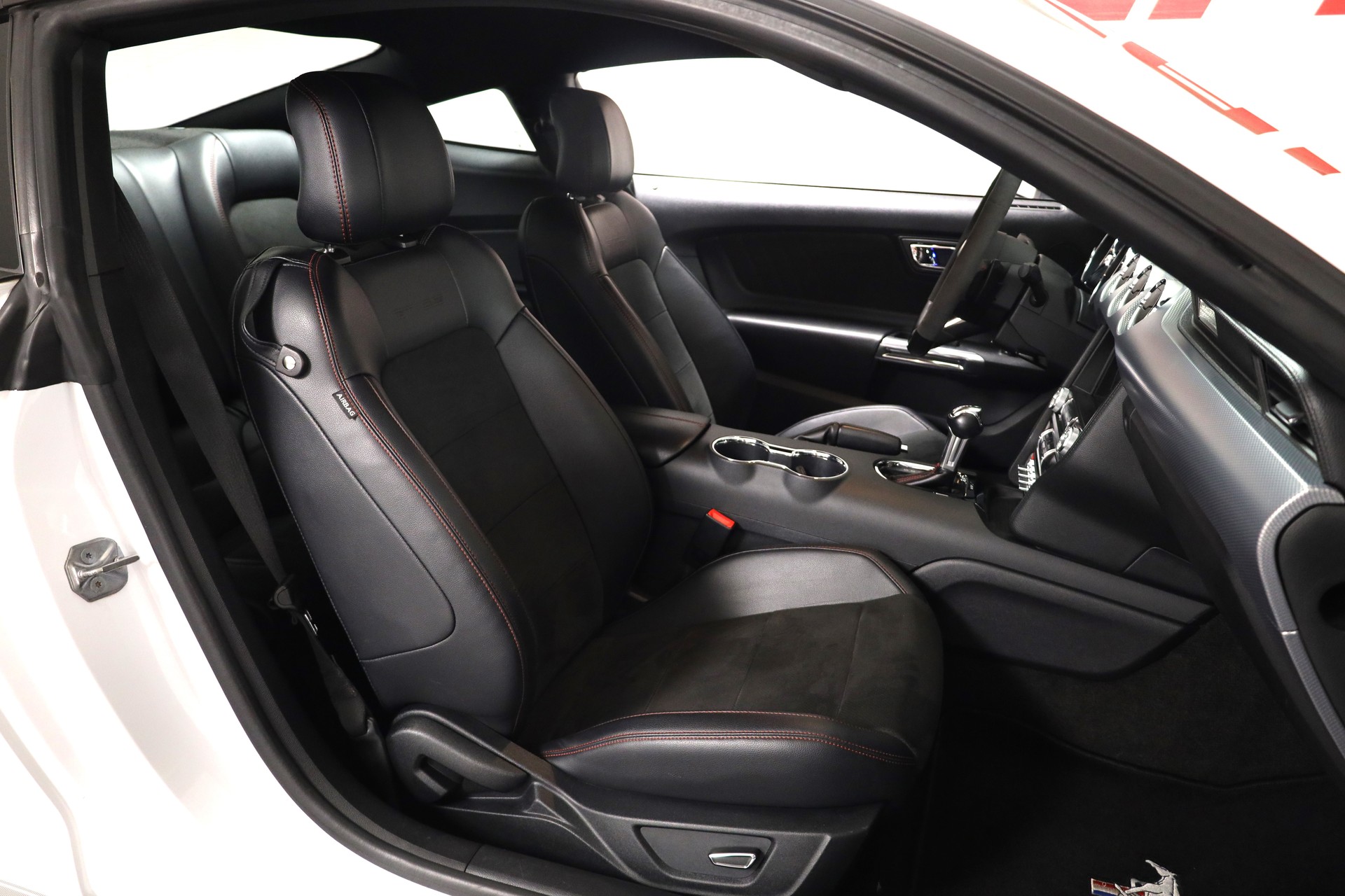 FORD Mustang GT California Special (GT/CS)-image-14