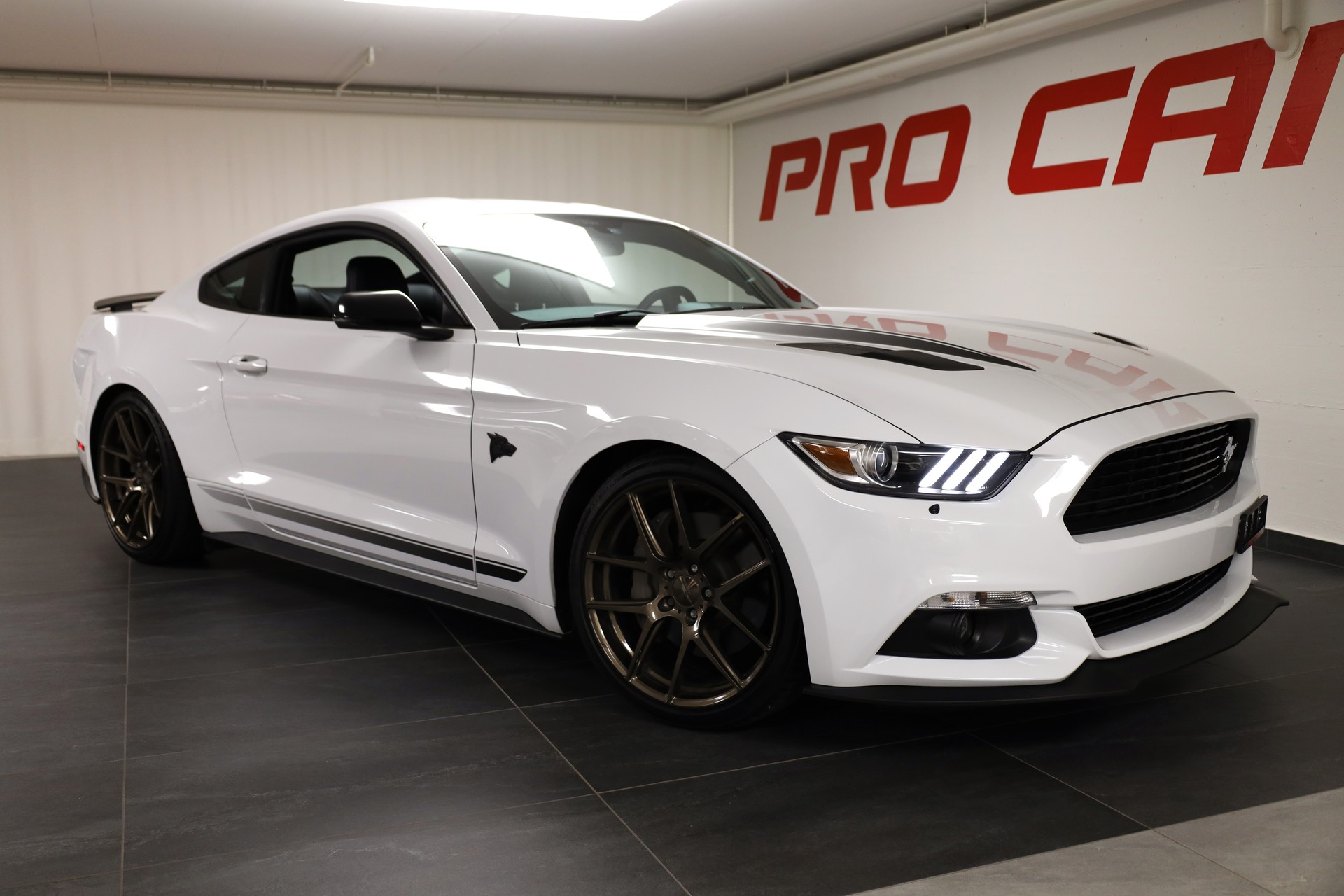 FORD Mustang GT California Special (GT/CS)-image-1