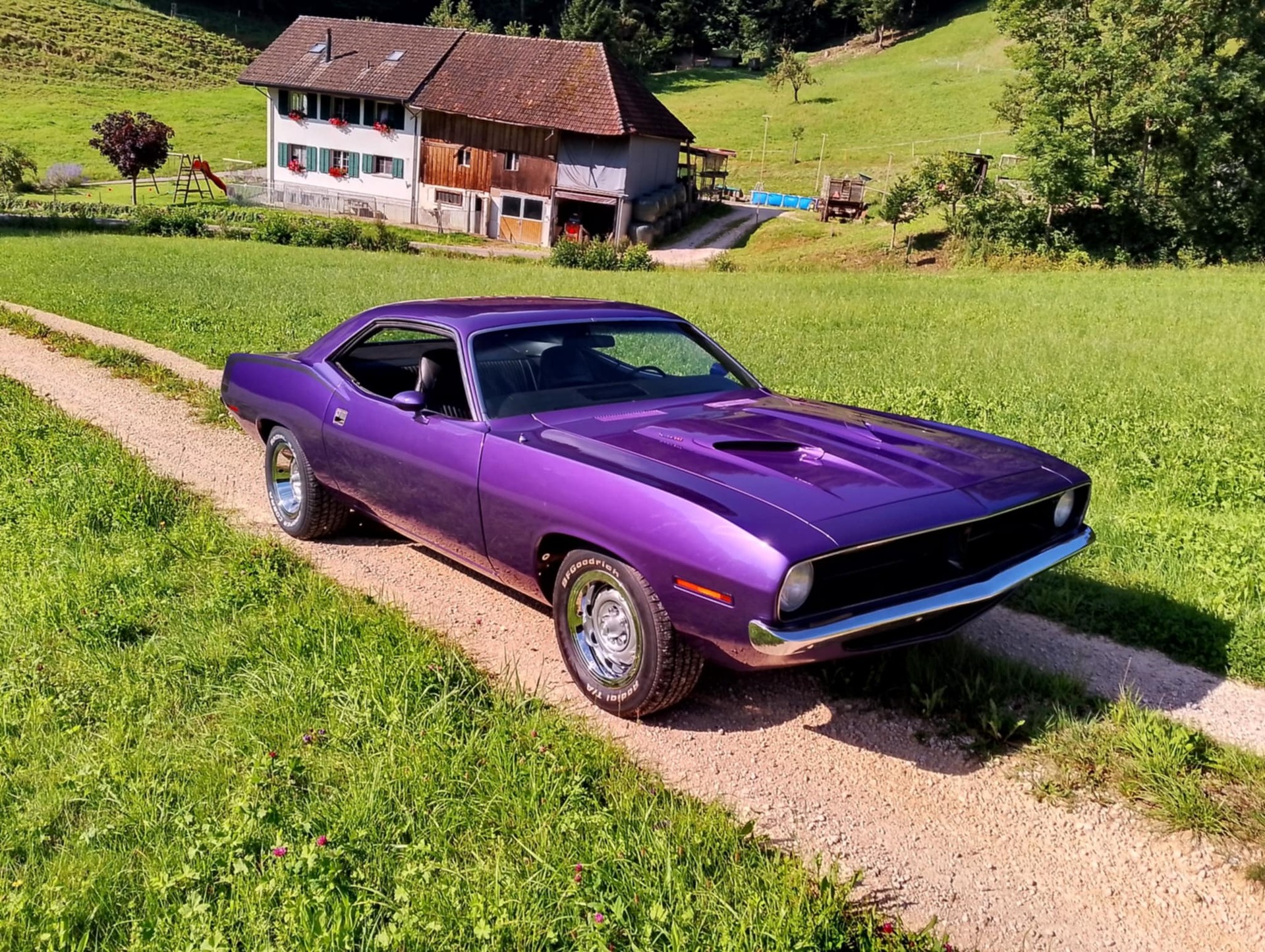 PLYMOUTH Barracuda