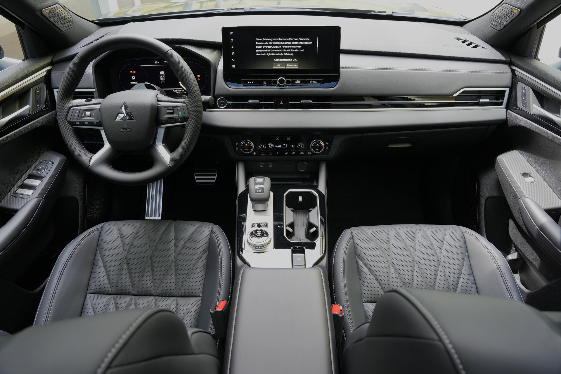MITSUBISHI Outlander 2.4 PHEV Sport 4x4-image-9