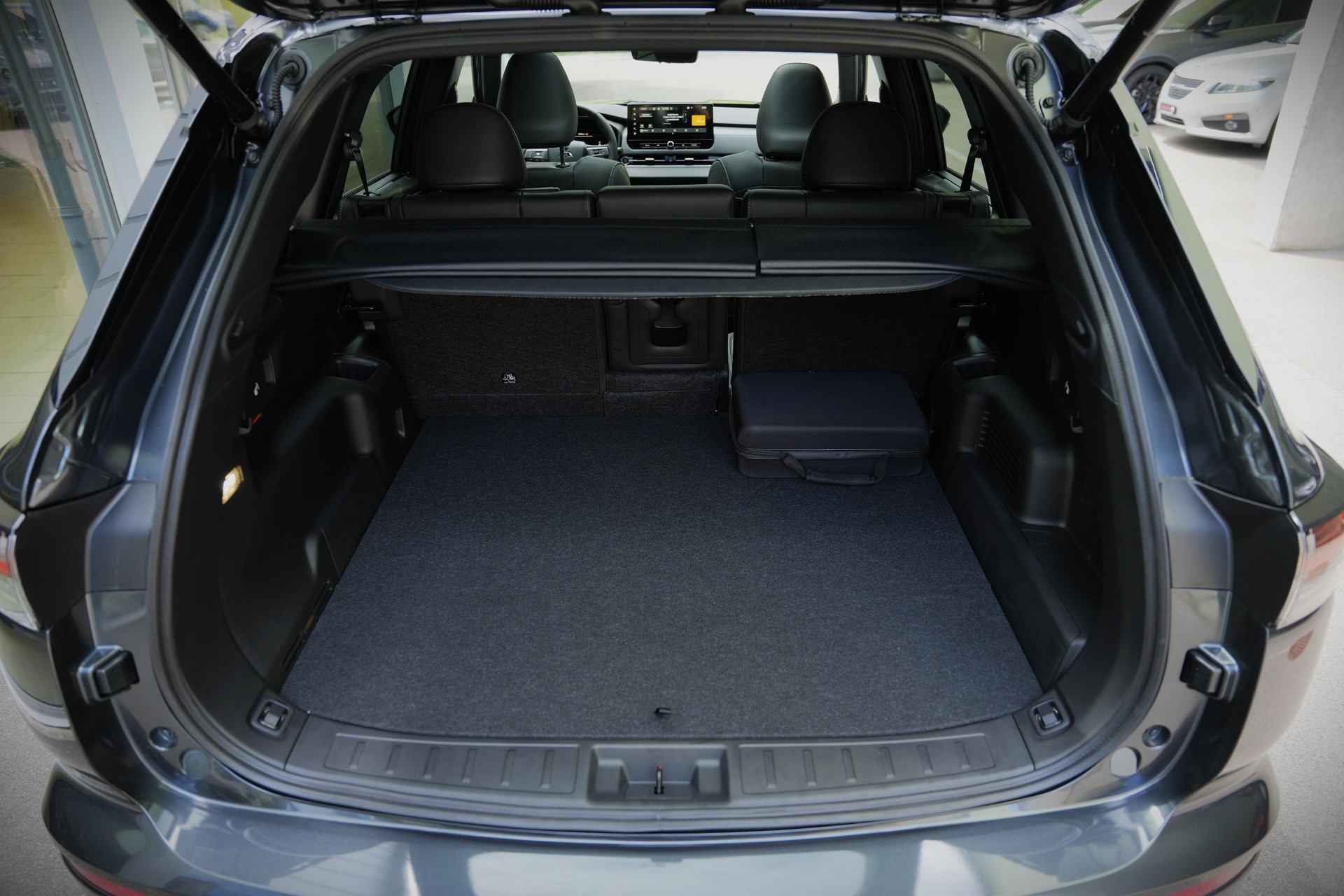 MITSUBISHI Outlander 2.4 PHEV Sport 4x4-image-8