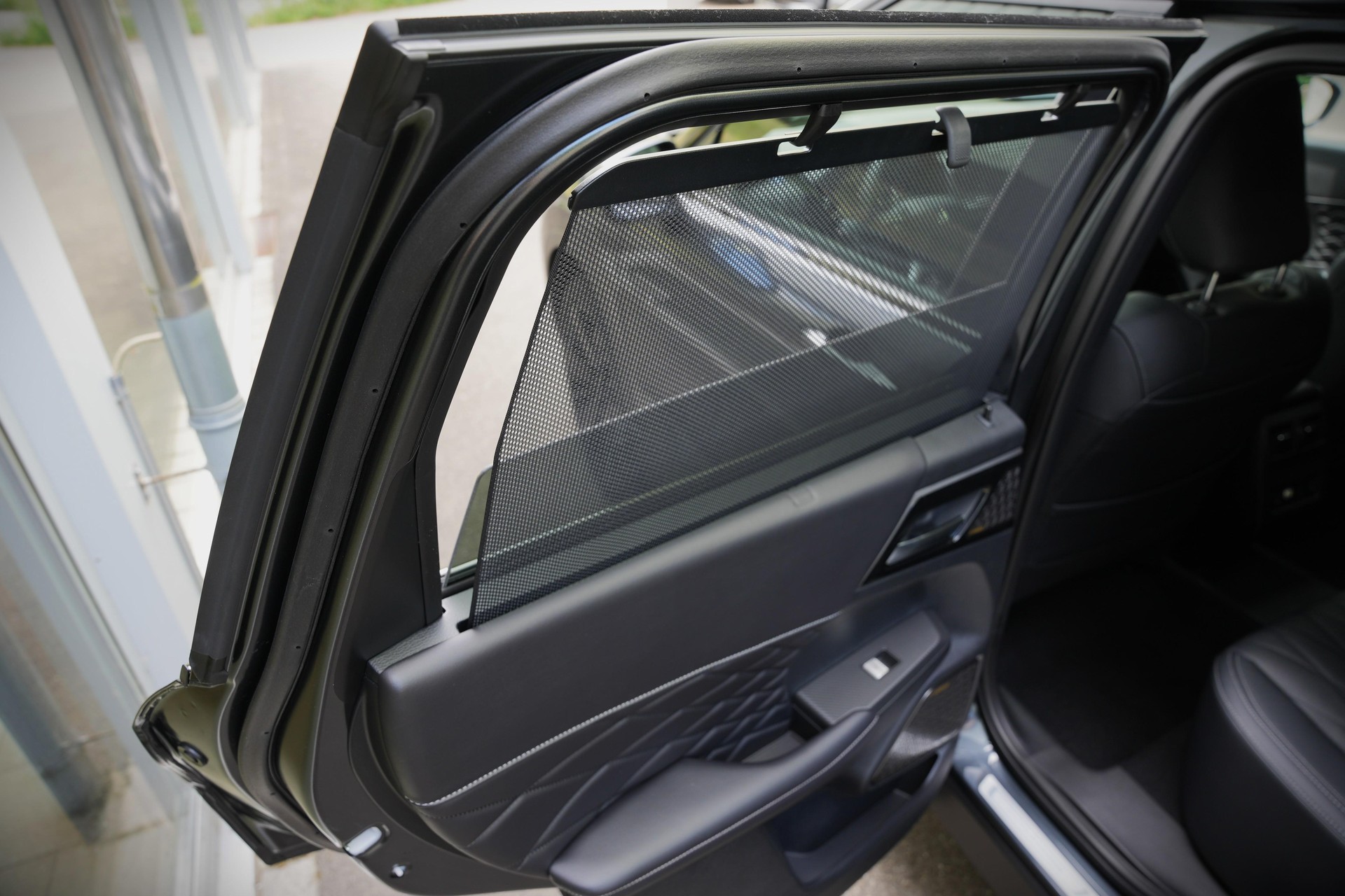 MITSUBISHI Outlander 2.4 PHEV Sport 4x4-image-14