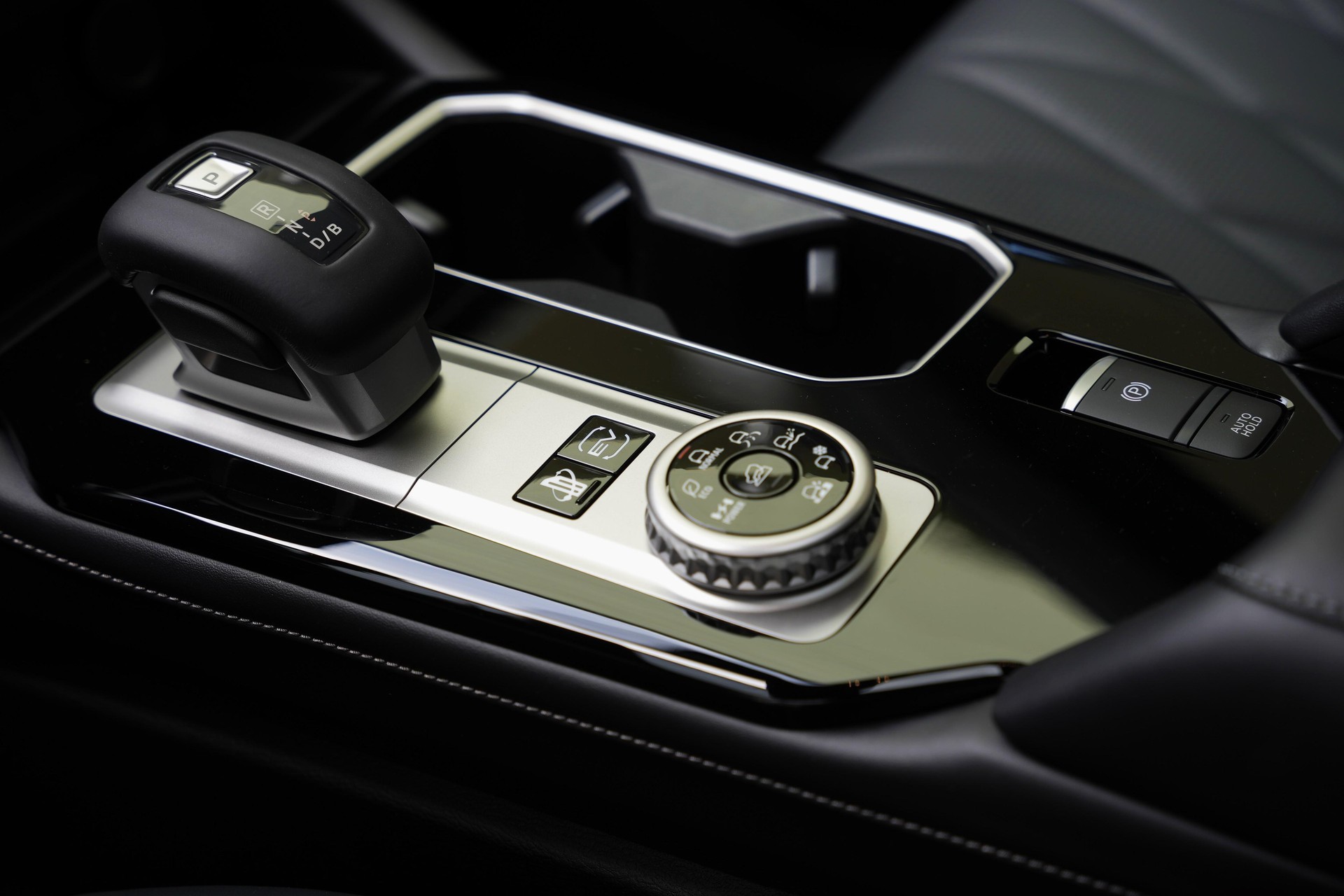 MITSUBISHI Outlander 2.4 PHEV Sport 4x4-image-12