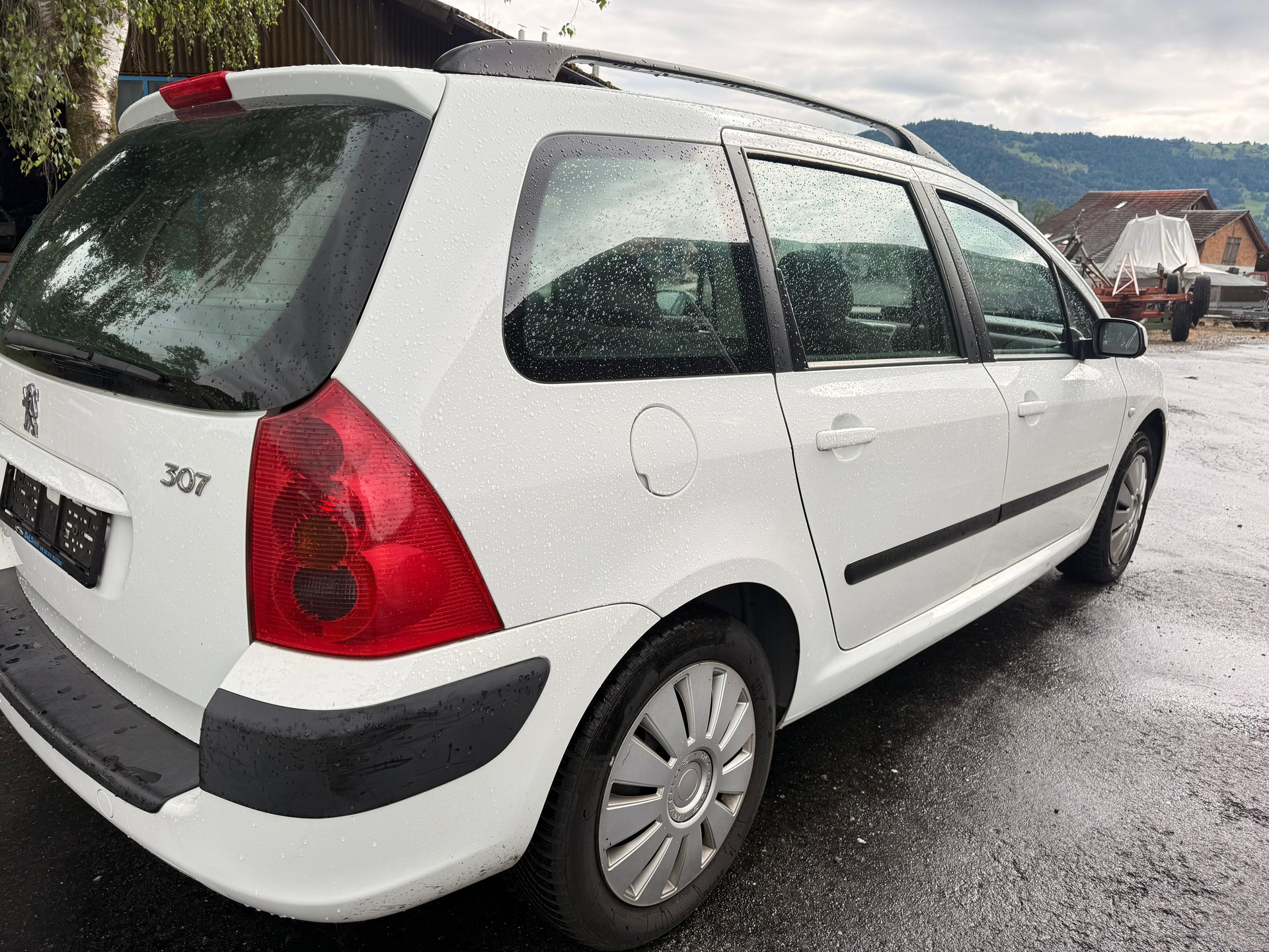 PEUGEOT 307 SW 2.0 16V Black&Silver Edition-image-3