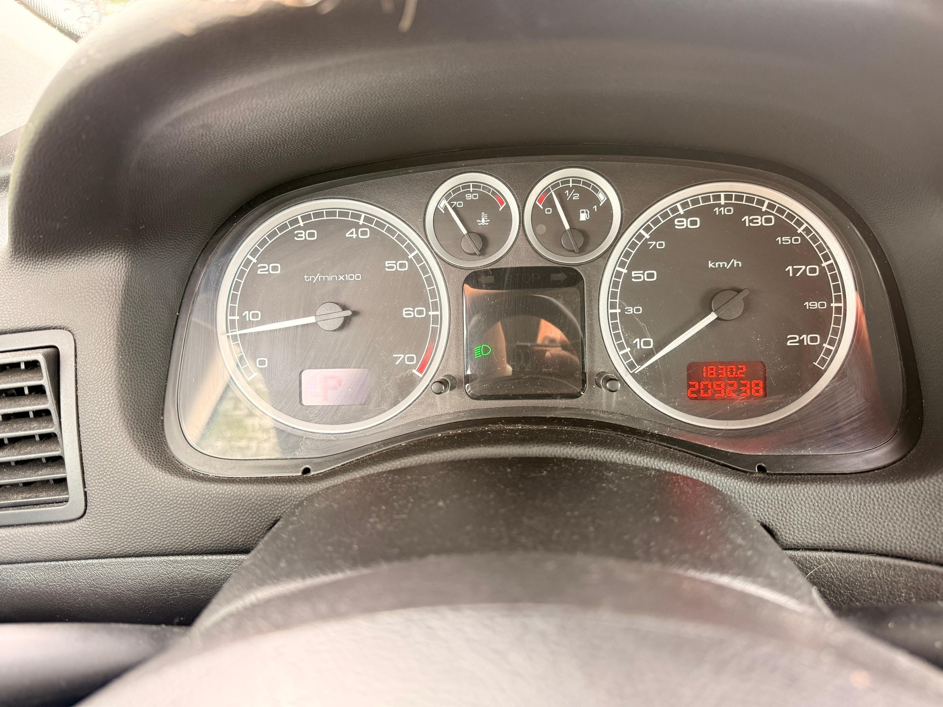 PEUGEOT 307 SW 2.0 16V Black&Silver Edition-image-10