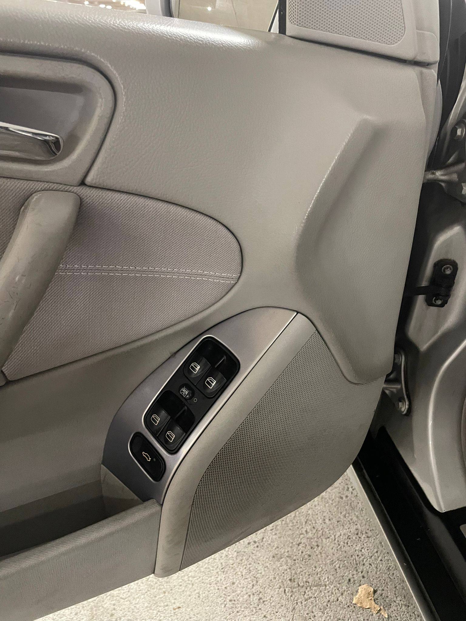 MERCEDES-BENZ C 220 CDI Classic-image-15