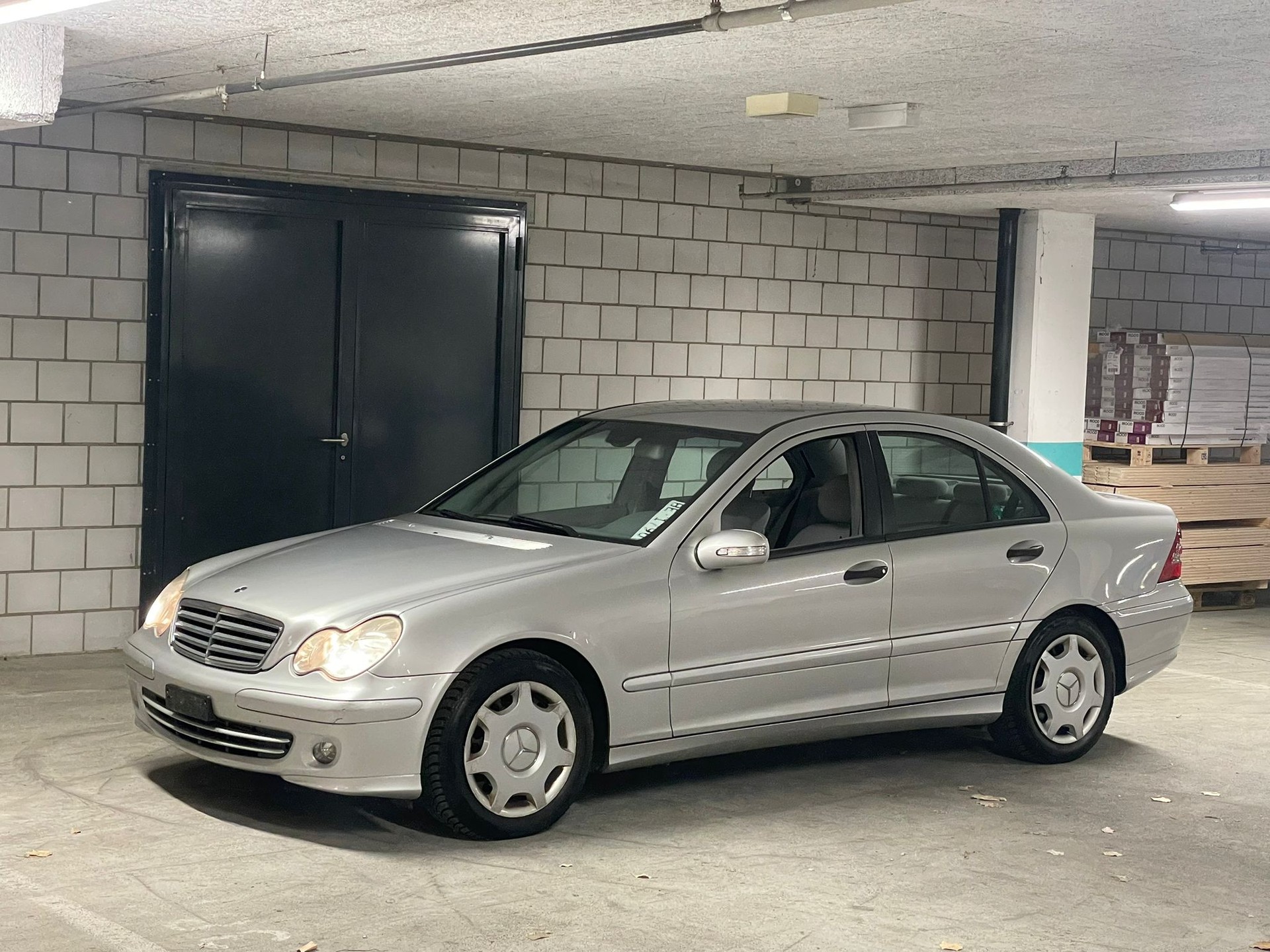 MERCEDES-BENZ C 220 CDI Classic-showroom-element-1