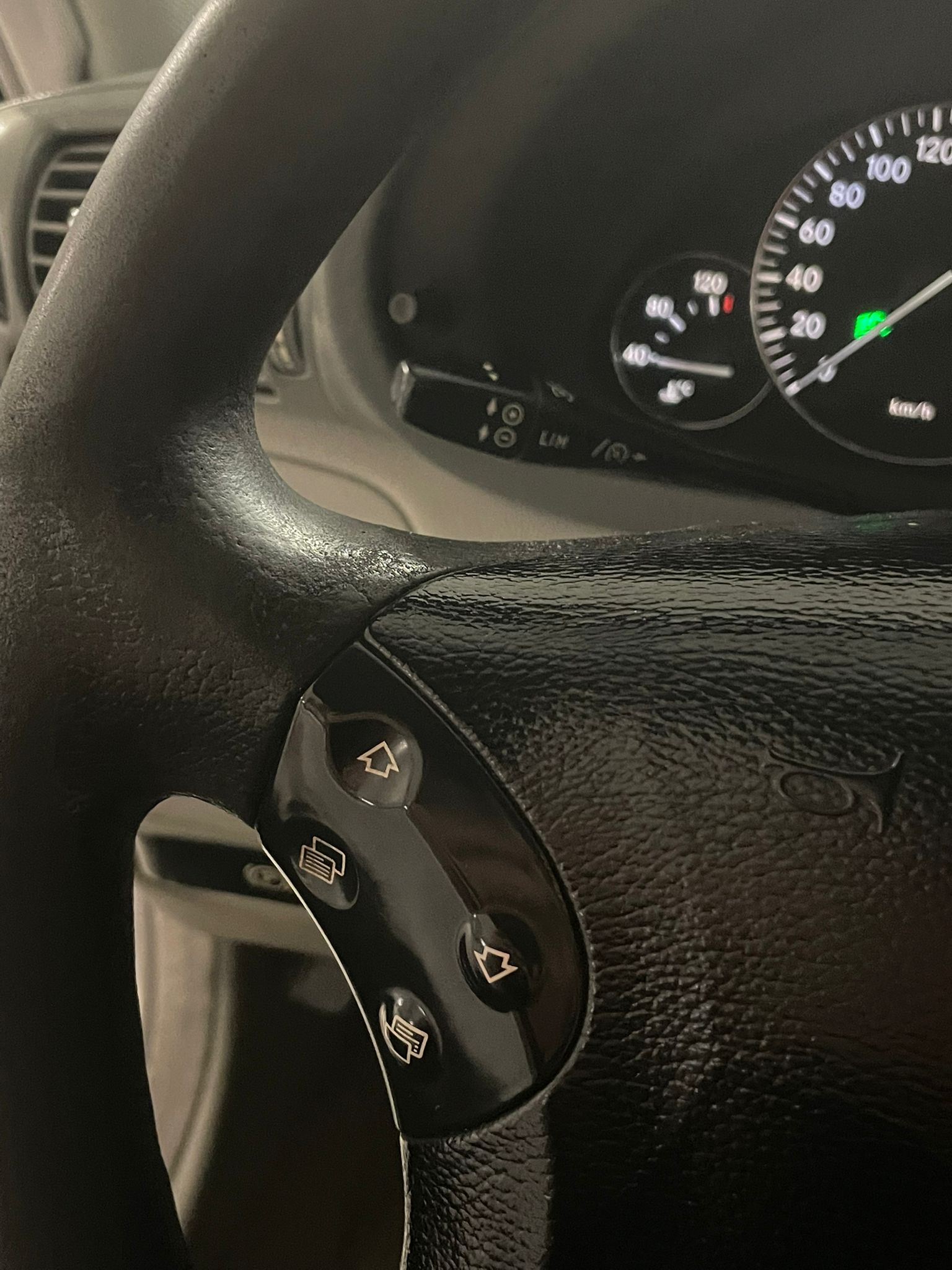 MERCEDES-BENZ C 220 CDI Classic-image-17