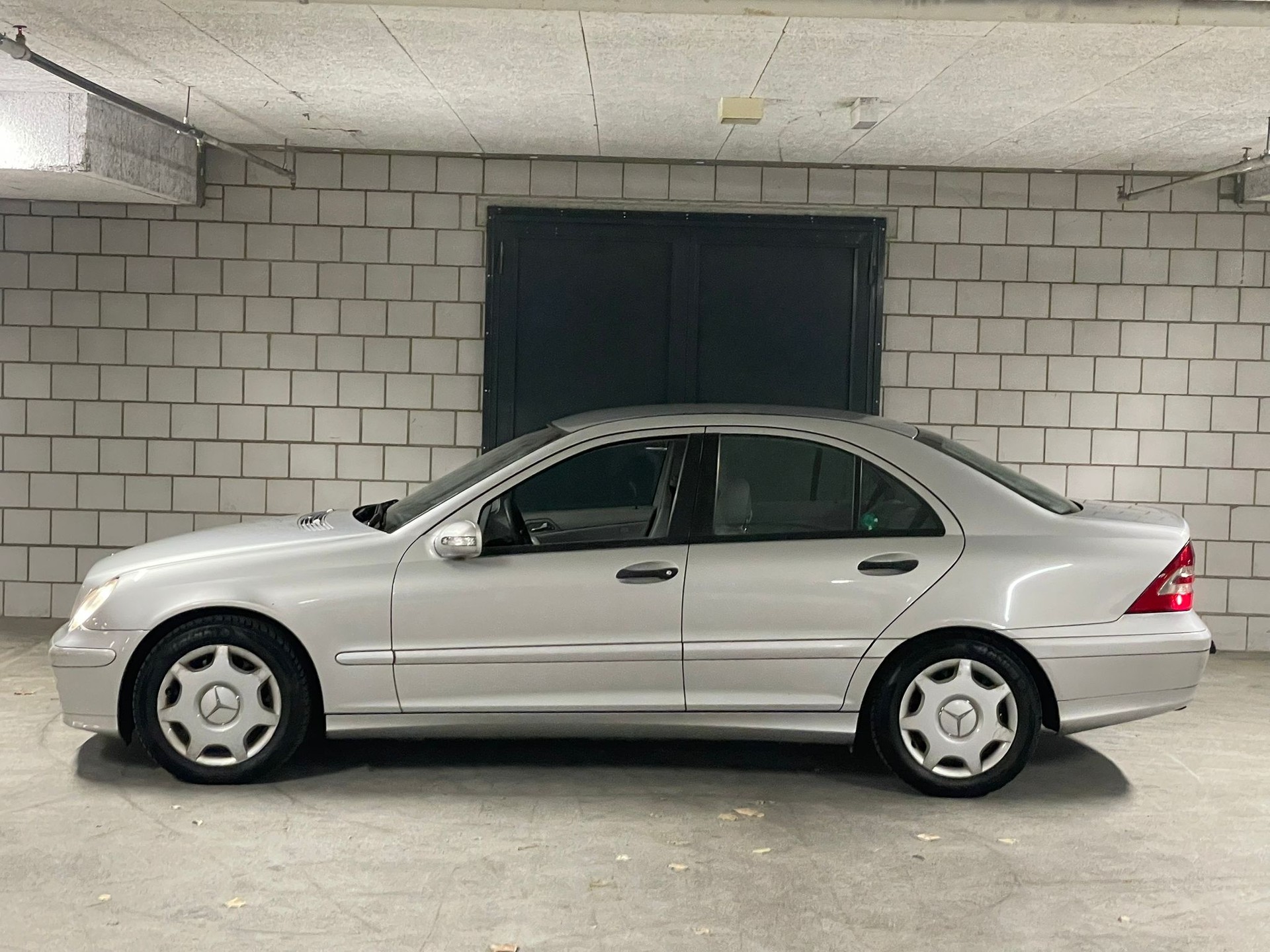 MERCEDES-BENZ C 220 CDI Classic-showroom-element-2