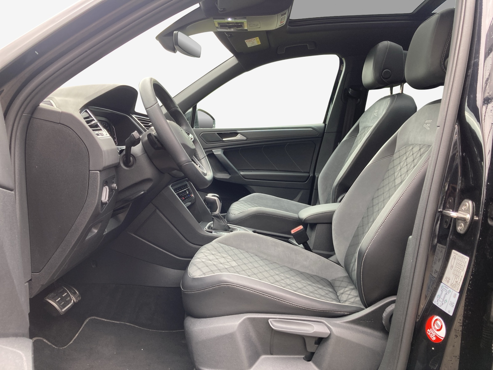 VW Tiguan 2.0TSI R-Line 4Motion DSG-image-7