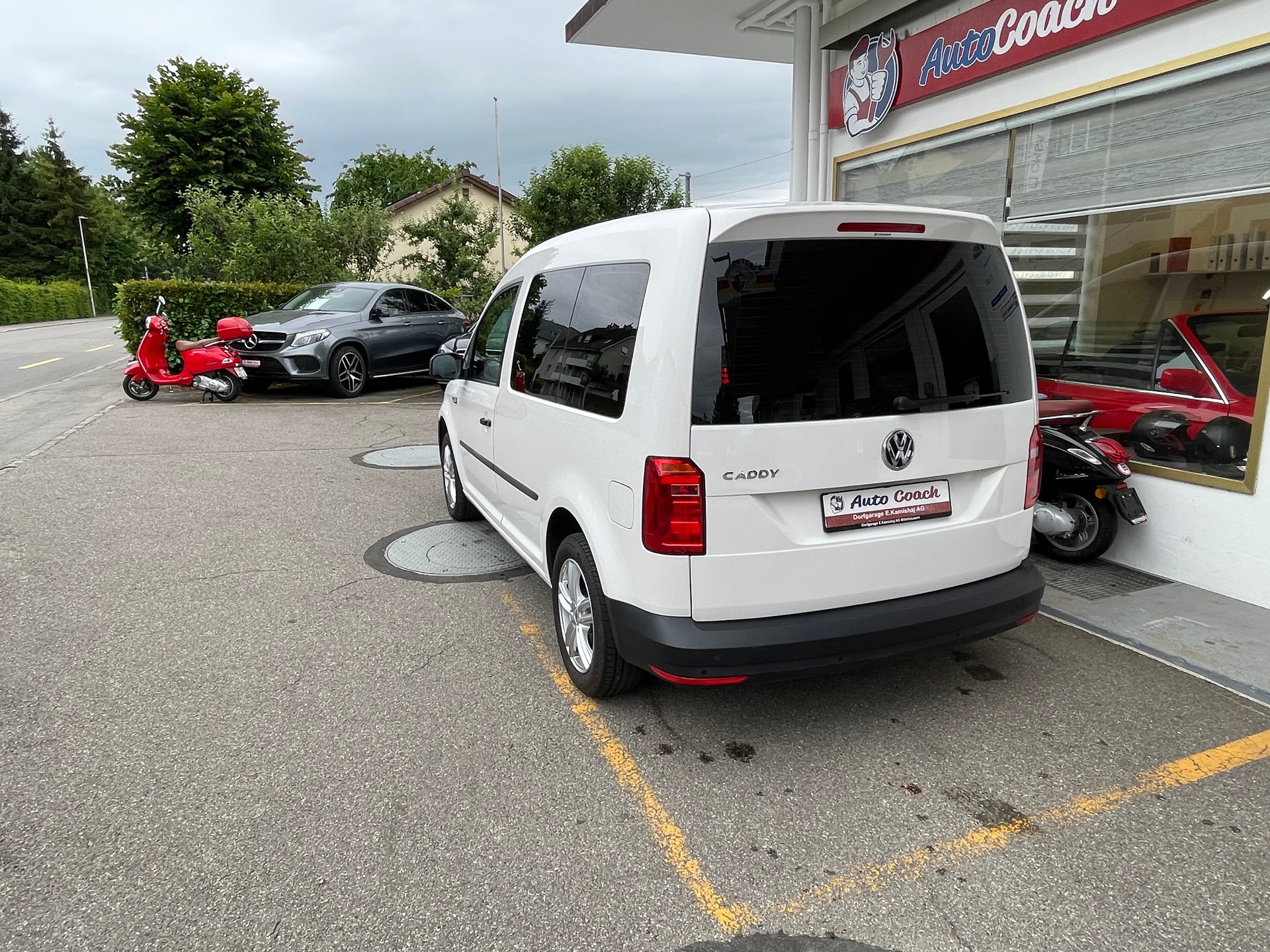 VW Caddy 1.4 TSI Highline-image-12