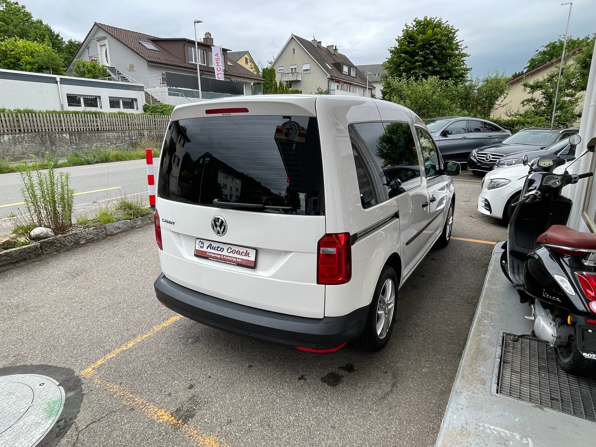 VW Caddy 1.4 TSI Highline-image-13