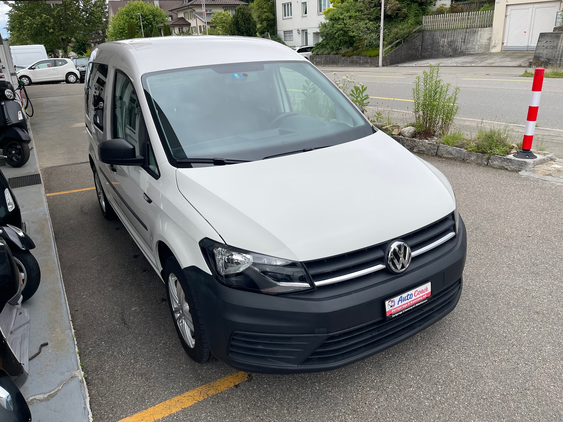 VW Caddy 1.4 TSI Highline-image-2