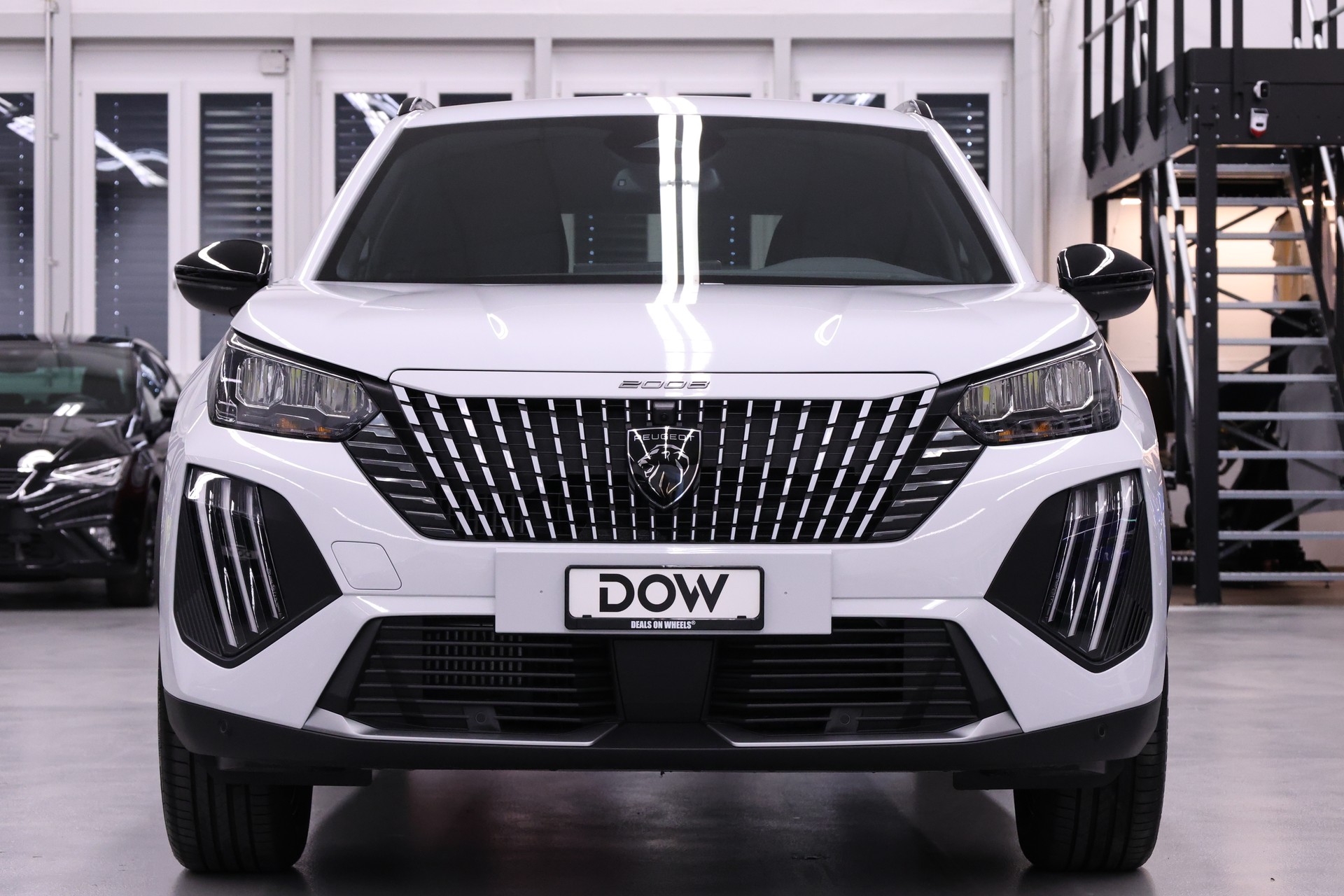PEUGEOT 2008 1.2 Hybrid 145 Allure Premium-showroom-element-3