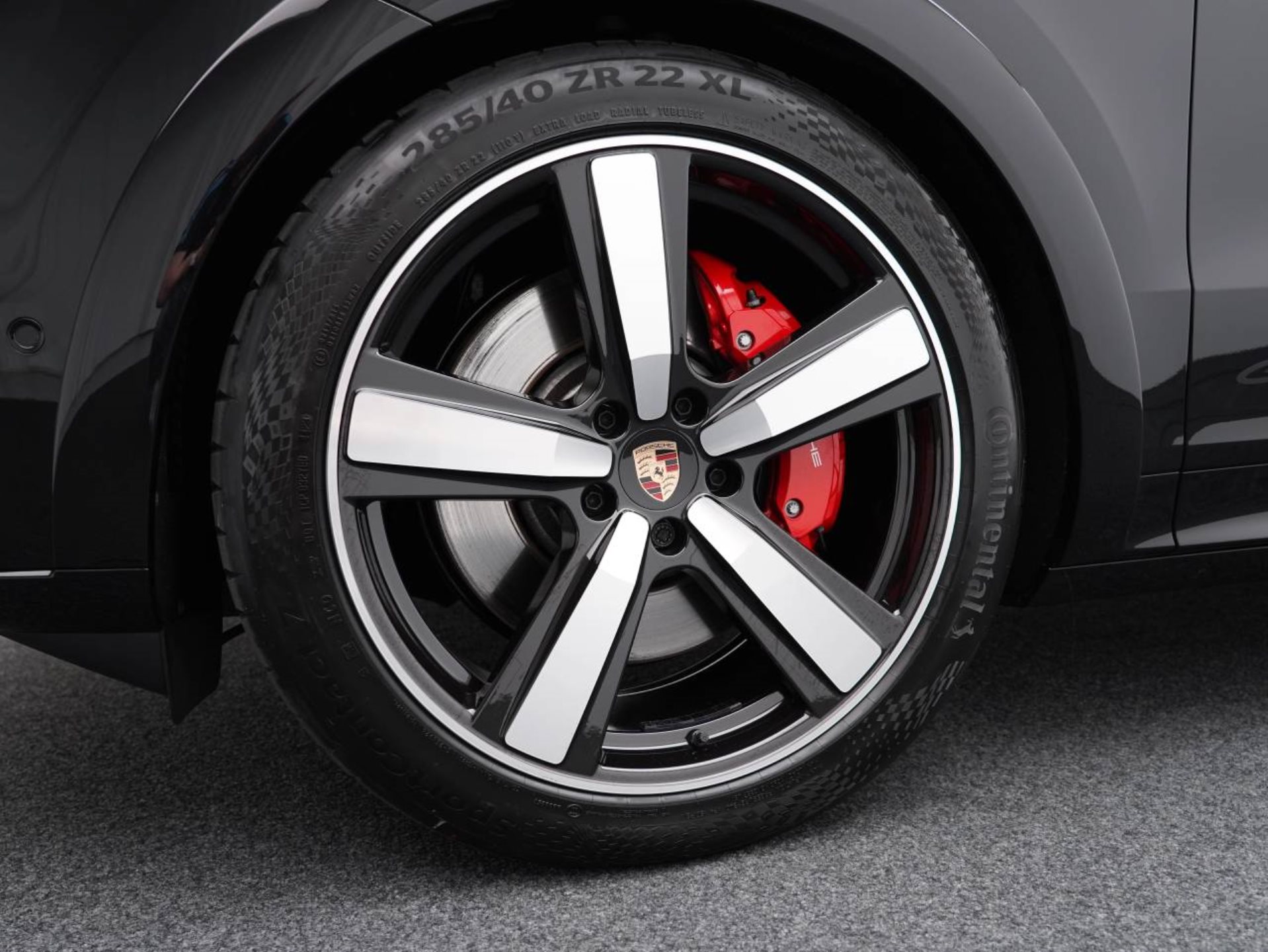 PORSCHE Cayenne GTS Coupé-image-10
