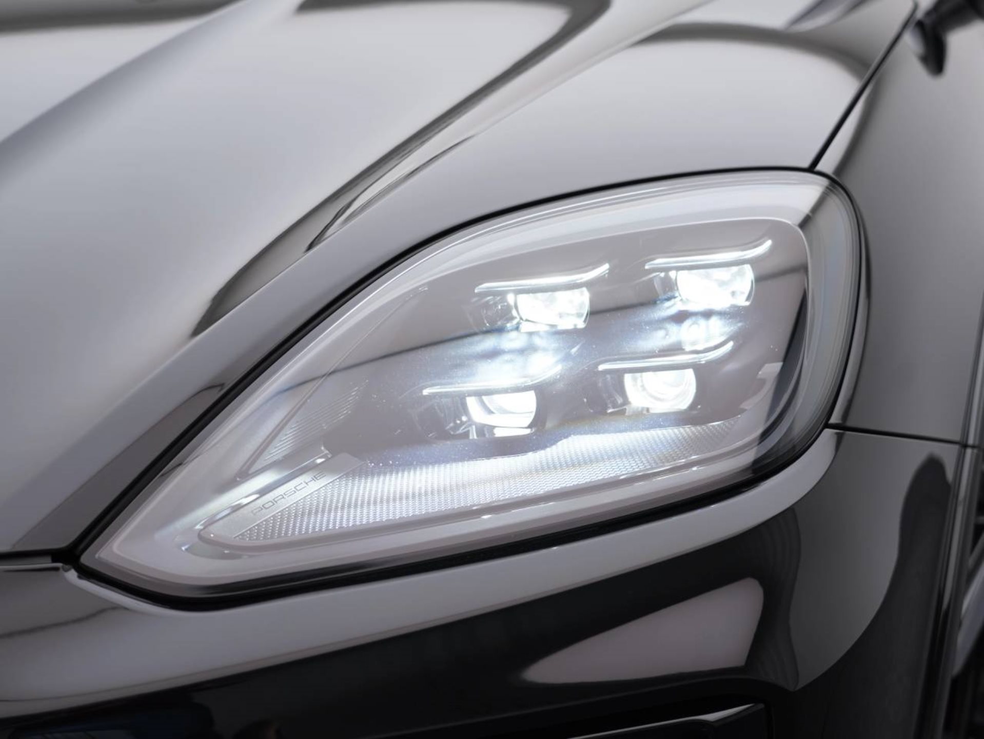 PORSCHE Cayenne GTS Coupé-image-12