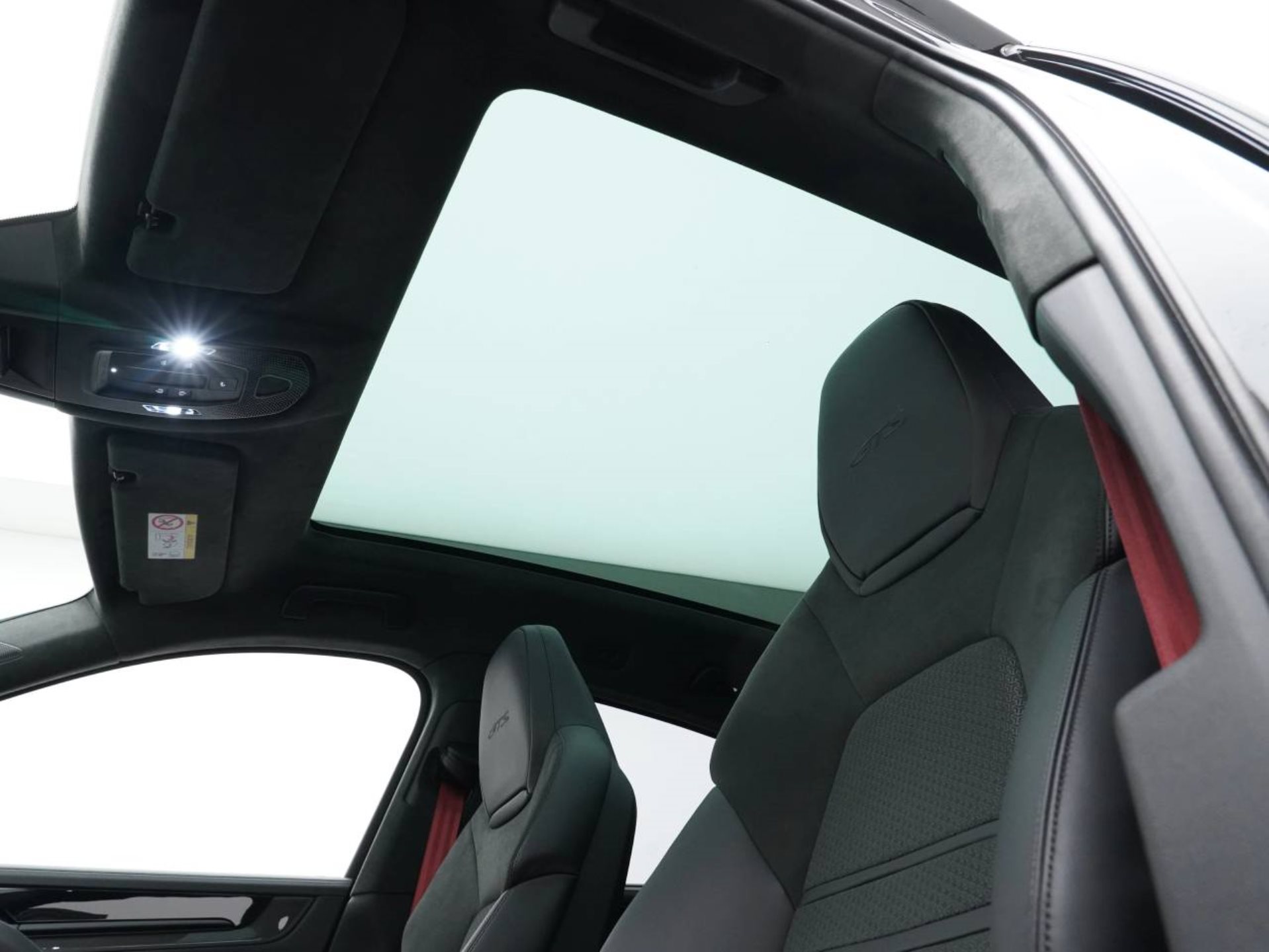 PORSCHE Cayenne GTS Coupé-image-31