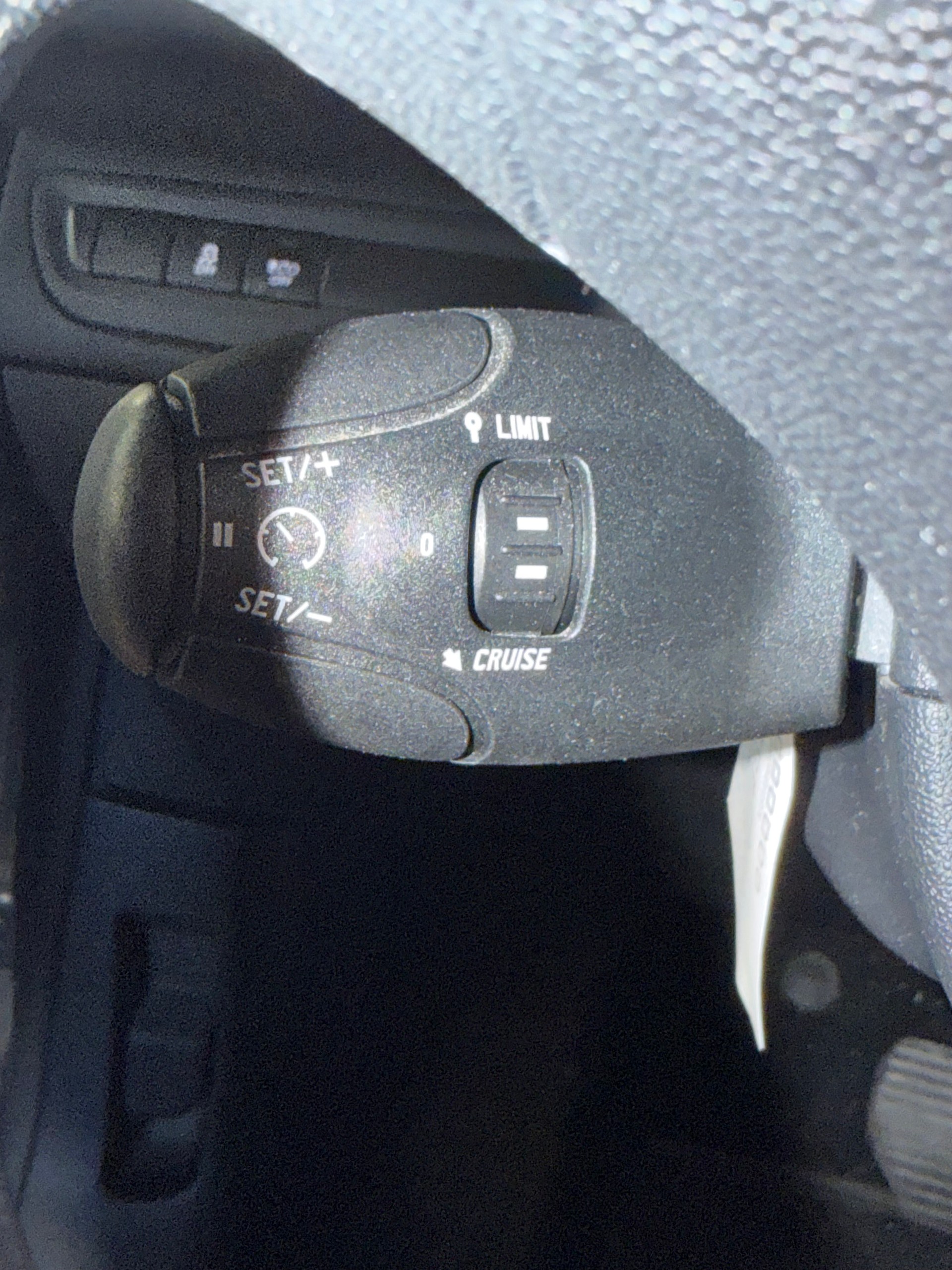 PEUGEOT 208 1.2 e-VTI Style EGS5-image-14