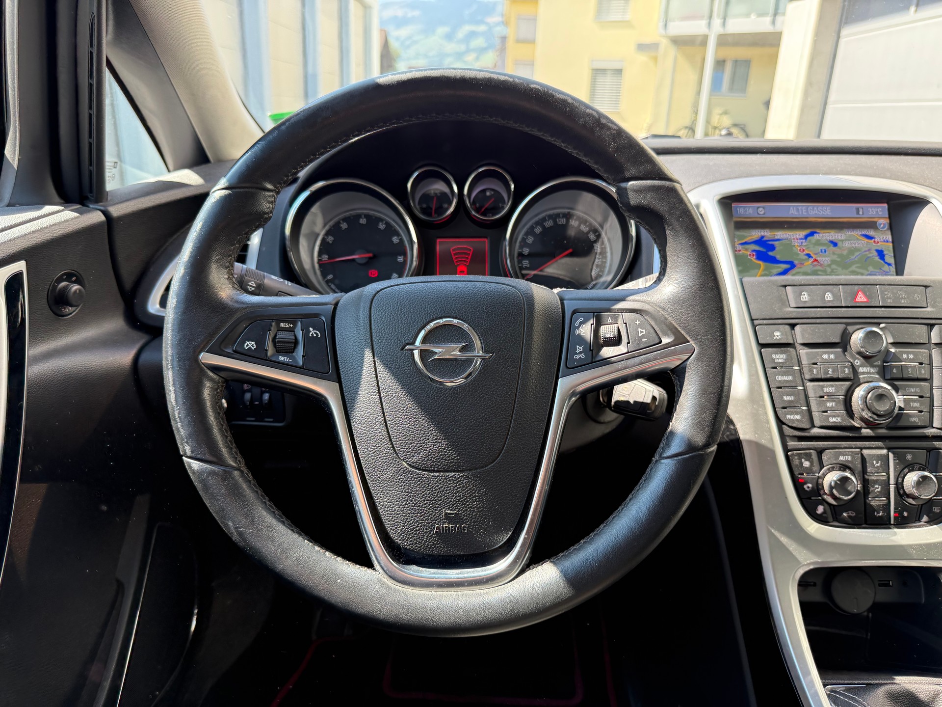 OPEL Astra SportsTourer 1.6i 16V Turbo Enjoy-image-12