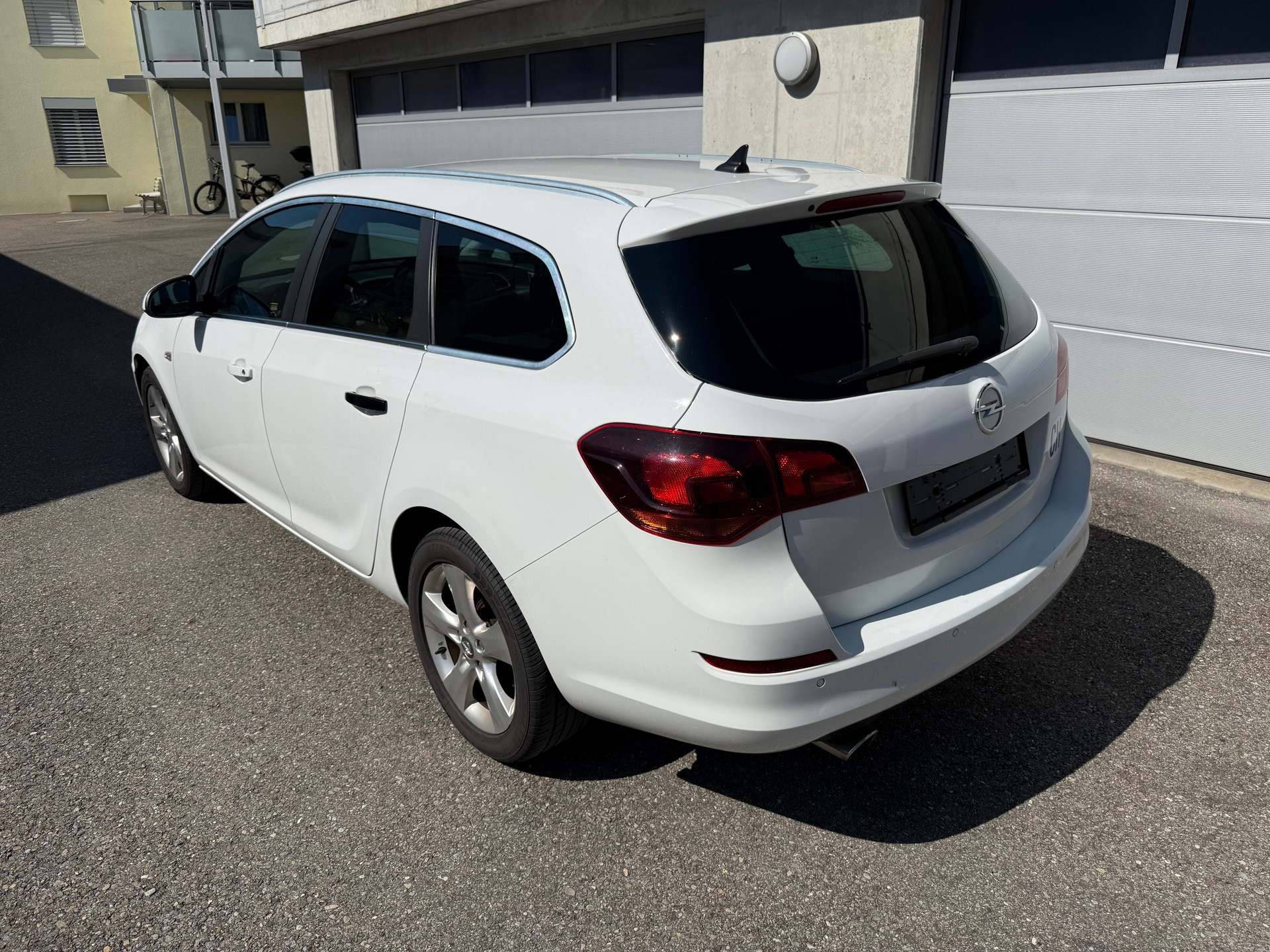 OPEL Astra SportsTourer 1.6i 16V Turbo Enjoy-image-5