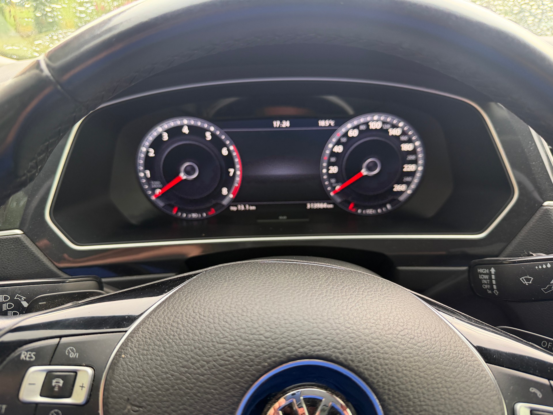 VW Tiguan 2.0TSI Highline 4Motion DSG R line-image-8
