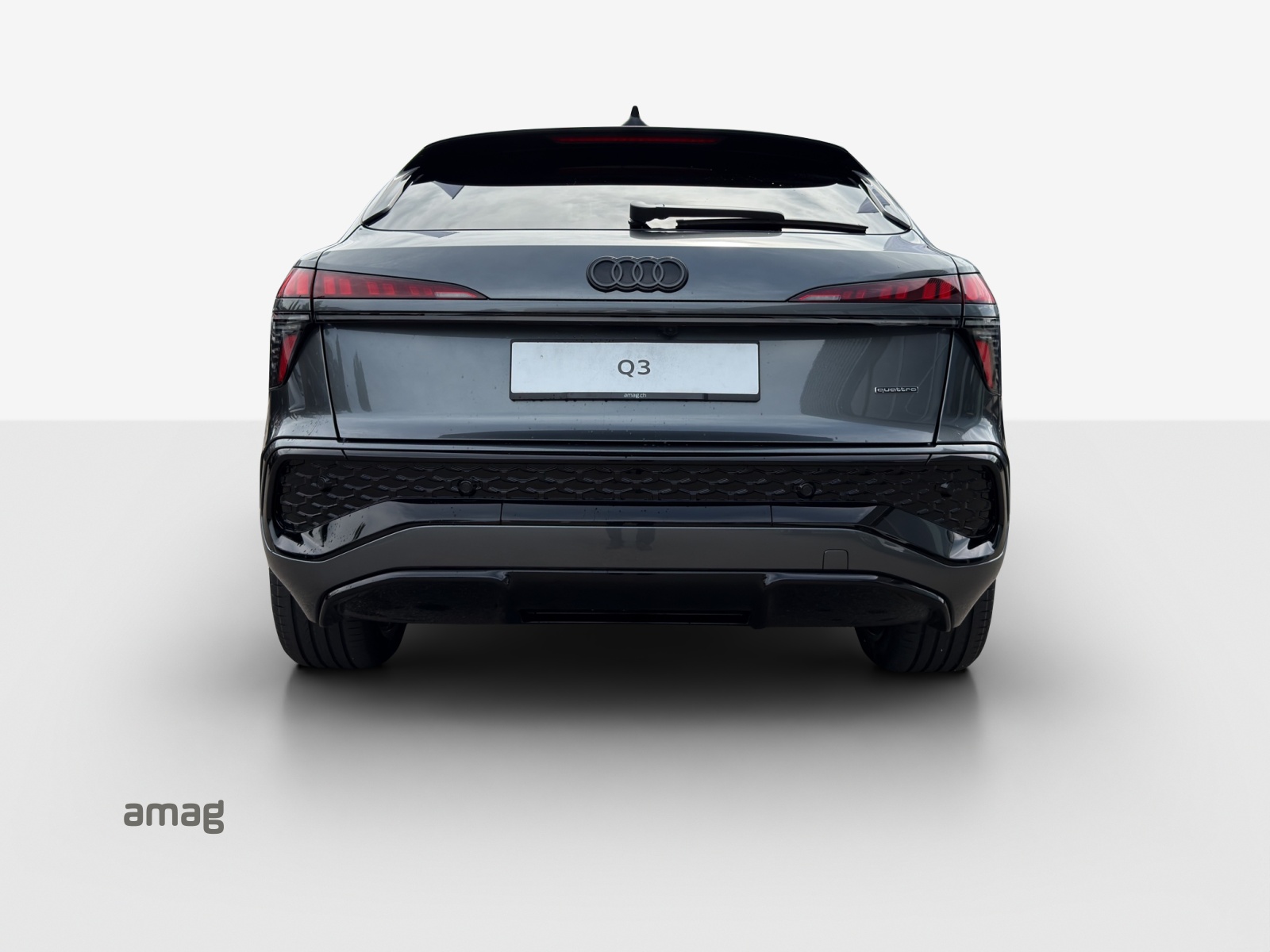 AUDI Q3 Sportback TFSI quattro 195 kW S tronic-showroom-element-3