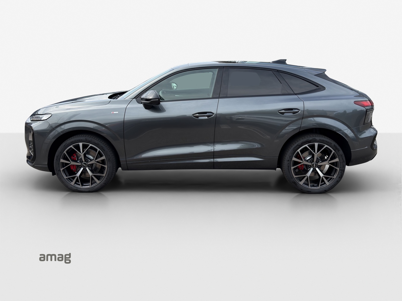 AUDI Q3 Sportback TFSI quattro 195 kW S tronic-showroom-element-1