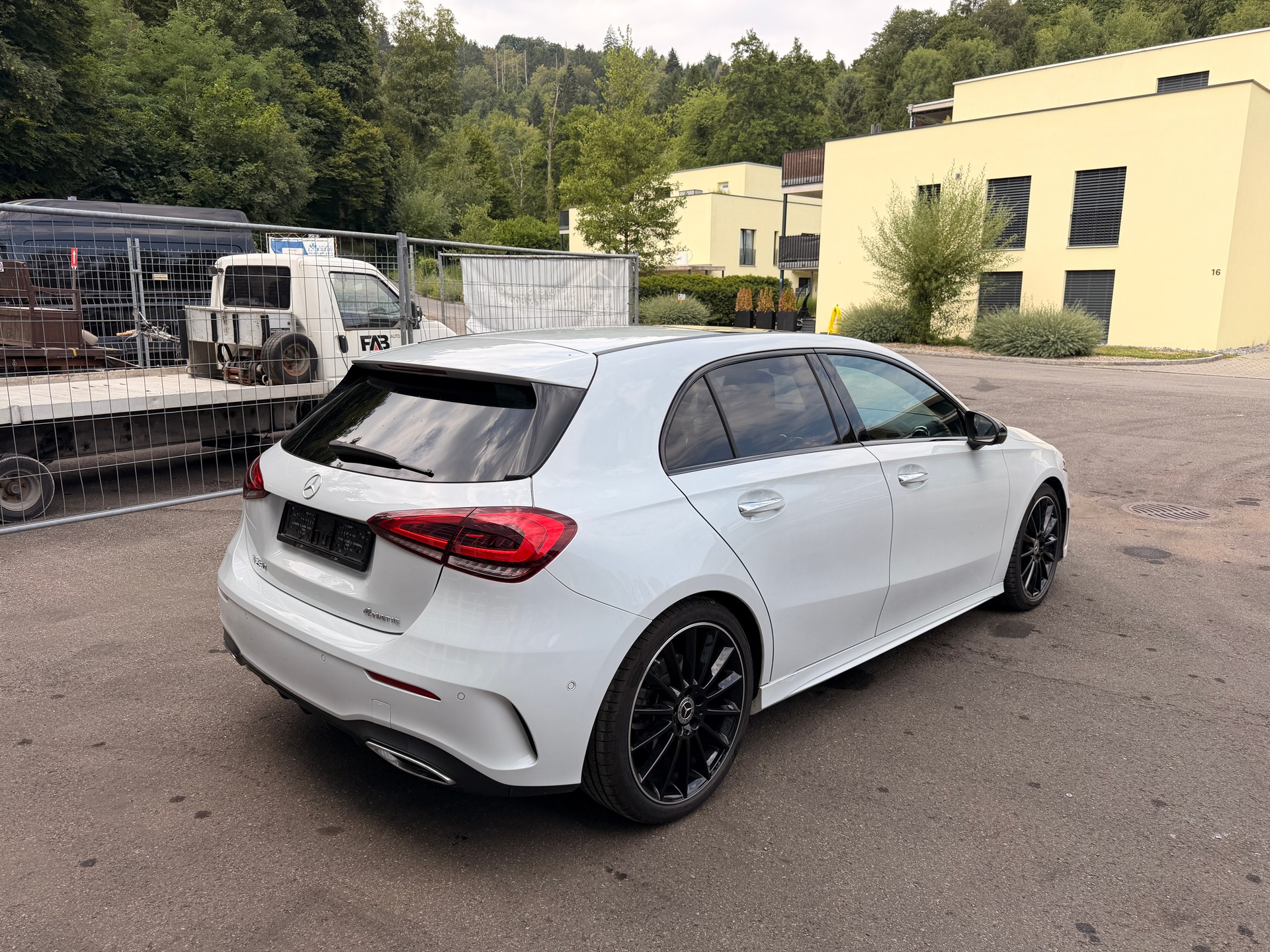 MERCEDES-BENZ A 250 4Matic AMG Line 4Matic 7G-DCT-showroom-element-3