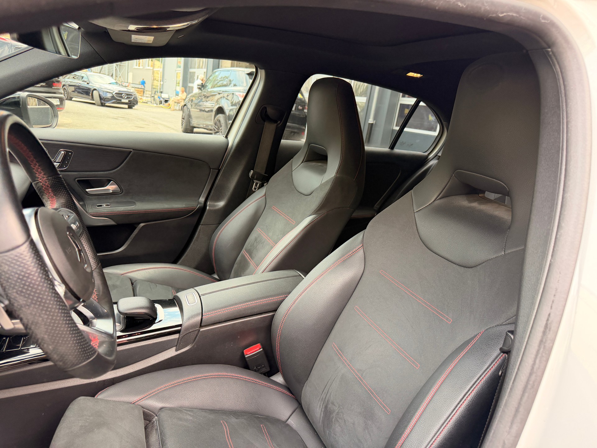 MERCEDES-BENZ A 250 4Matic AMG Line 4Matic 7G-DCT-image-8