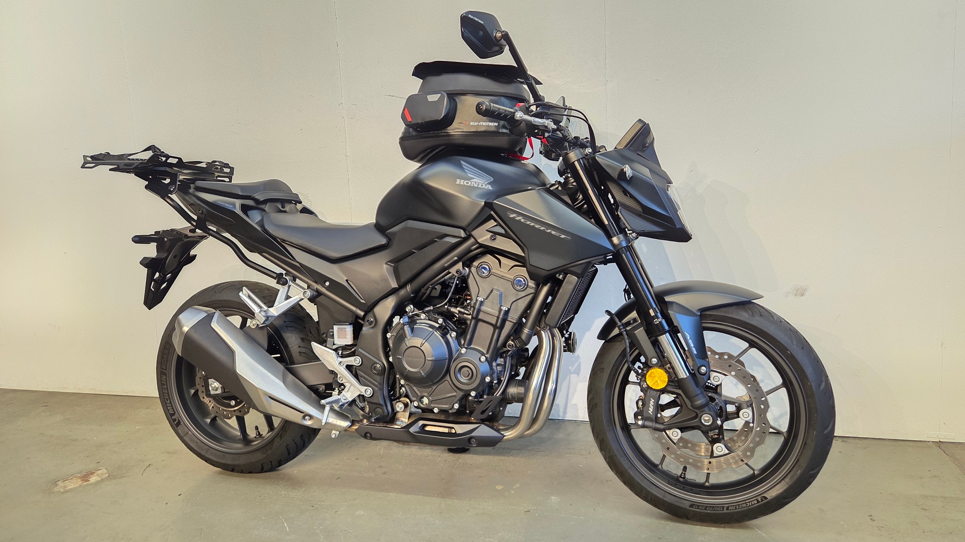 HONDA CB 500 Hornet-showroom-element-2
