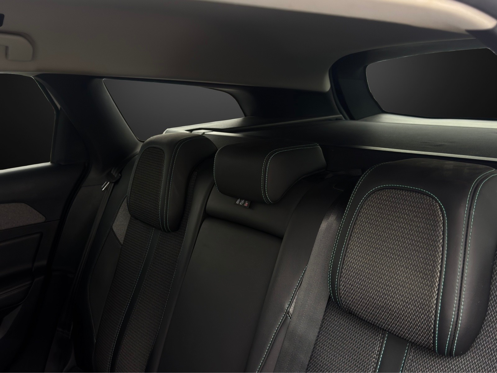 PEUGEOT 308 SW 1.5 BlueHDI Allure Pack EAT8-image-13