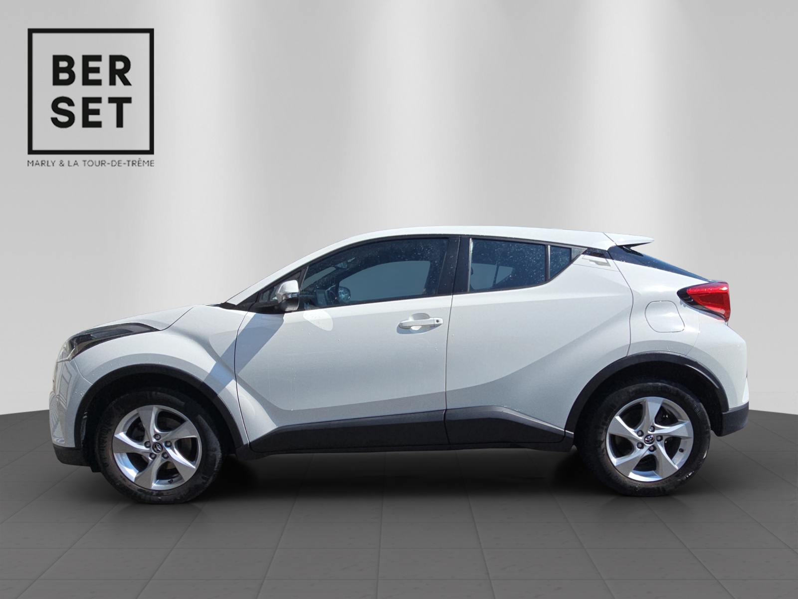 TOYOTA C-HR 1.2 T Comfort-showroom-element-1